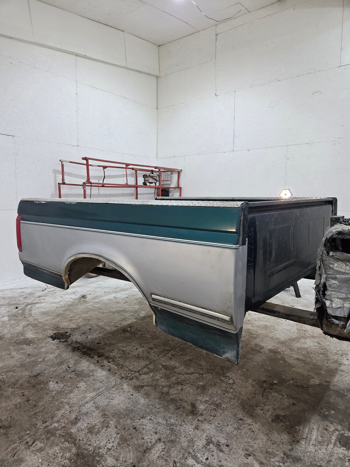 1987-1997 Ford F150 F250 F350 OBS 6' 9" Short Truck Bed