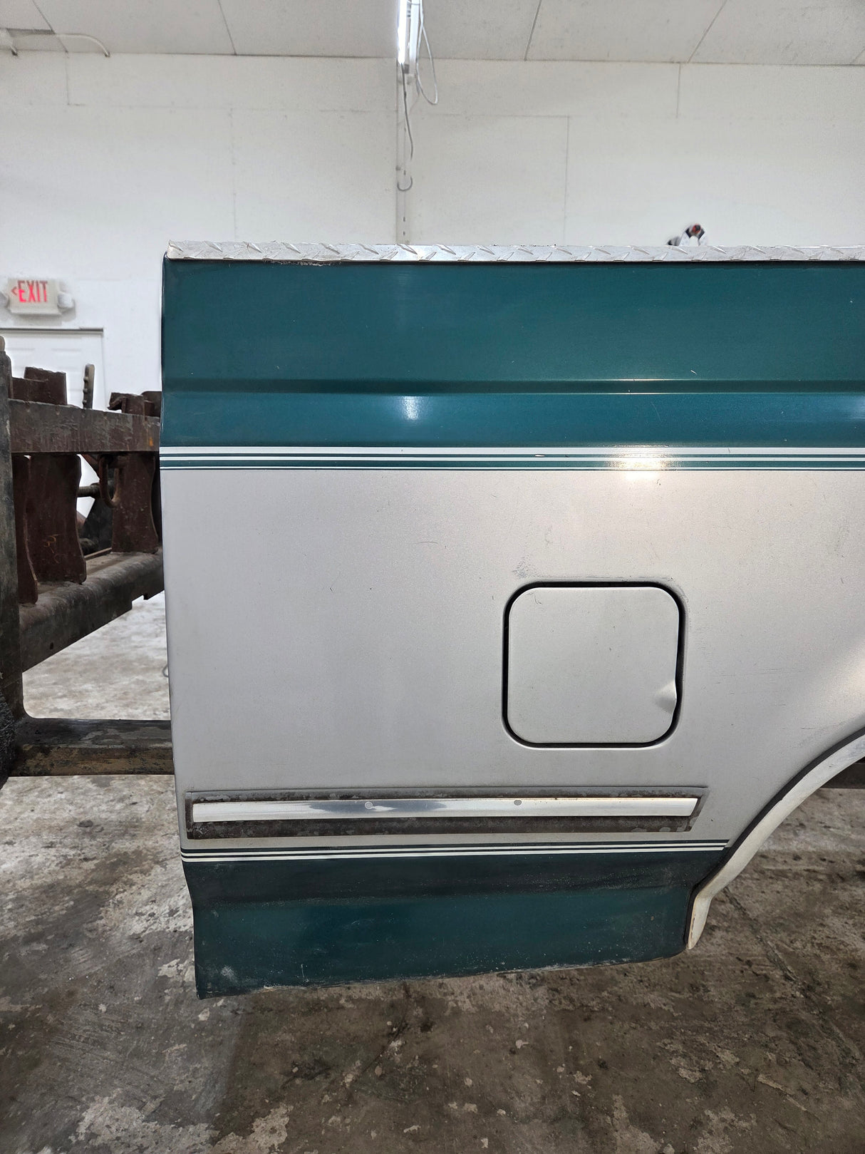 1987-1997 Ford F150 F250 F350 OBS 6' 9" Short Truck Bed