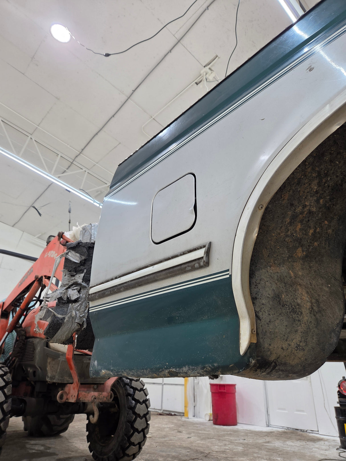 1987-1997 Ford F150 F250 F350 OBS 6' 9" Short Truck Bed