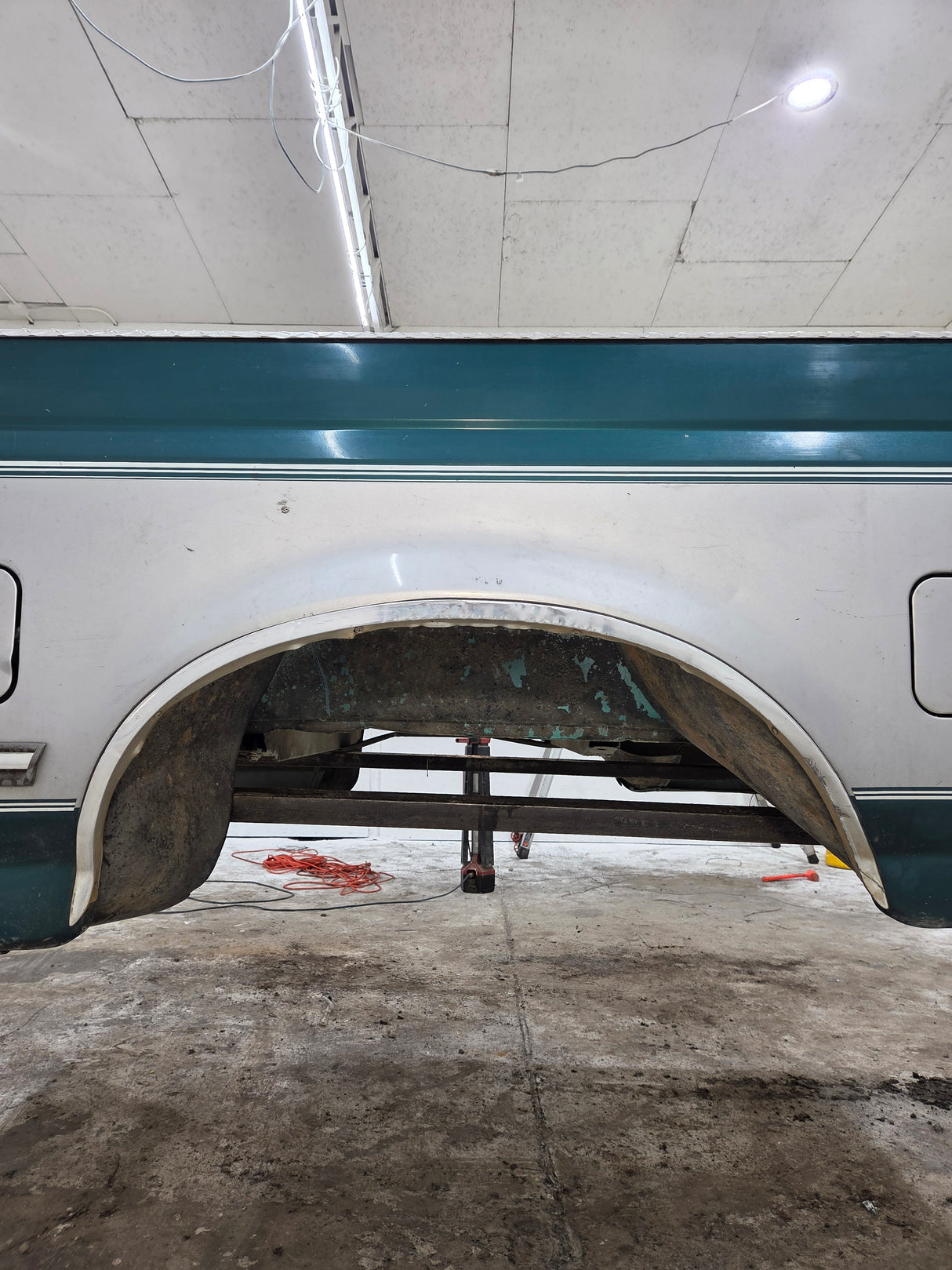 1987-1997 Ford F150 F250 F350 OBS 6' 9" Short Truck Bed