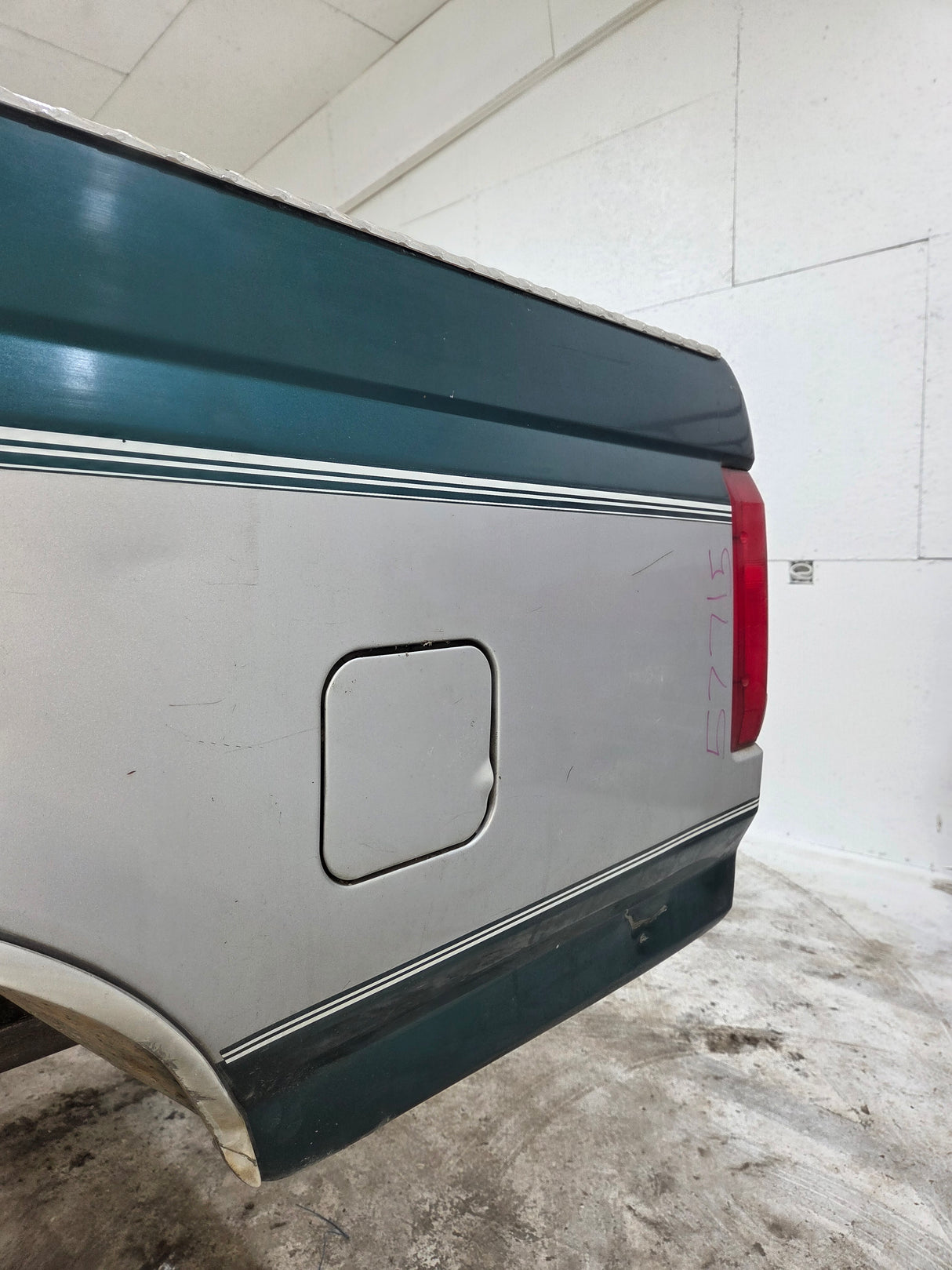 1987-1997 Ford F150 F250 F350 OBS 6' 9" Short Truck Bed