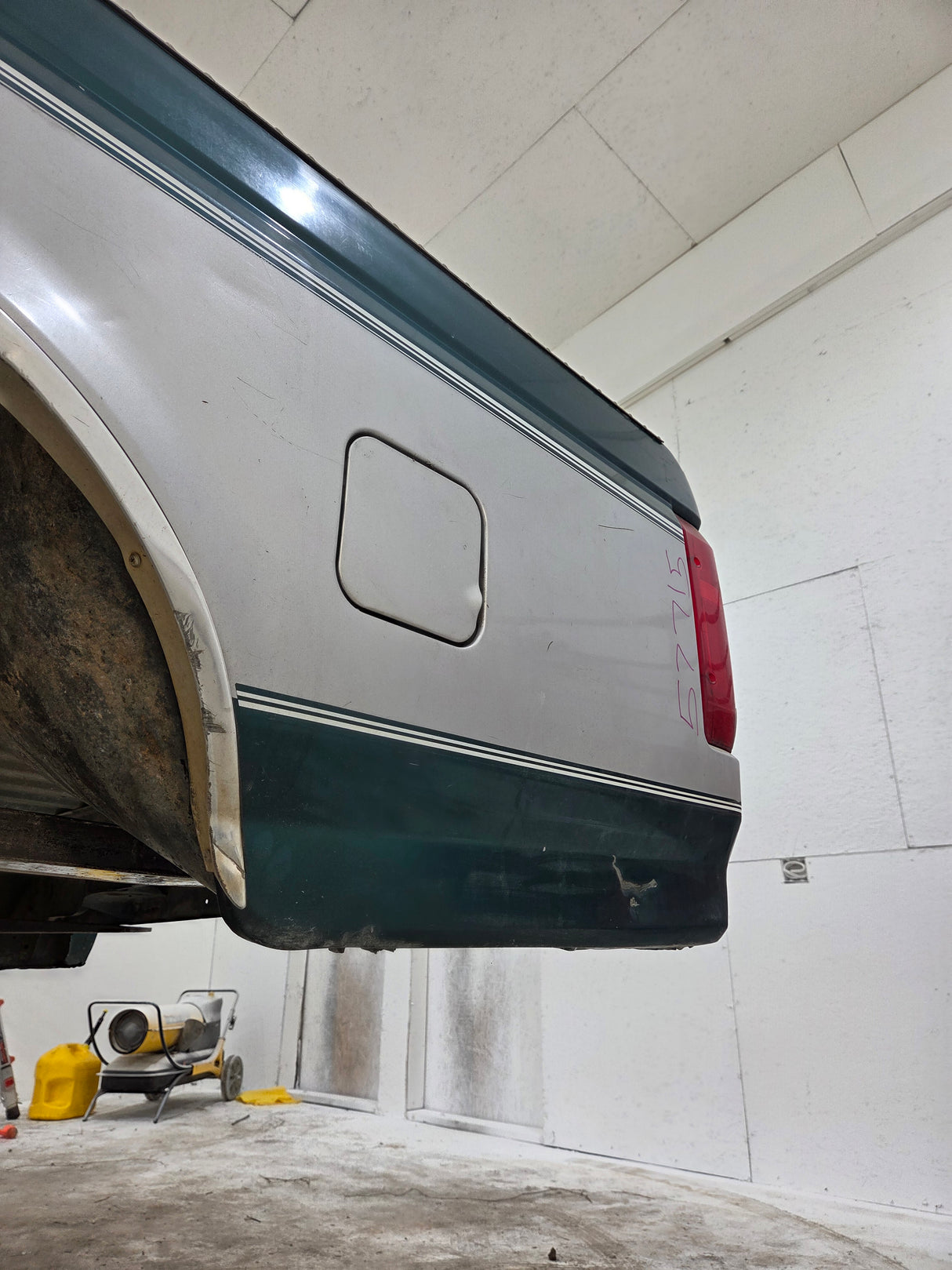 1987-1997 Ford F150 F250 F350 OBS 6' 9" Short Truck Bed