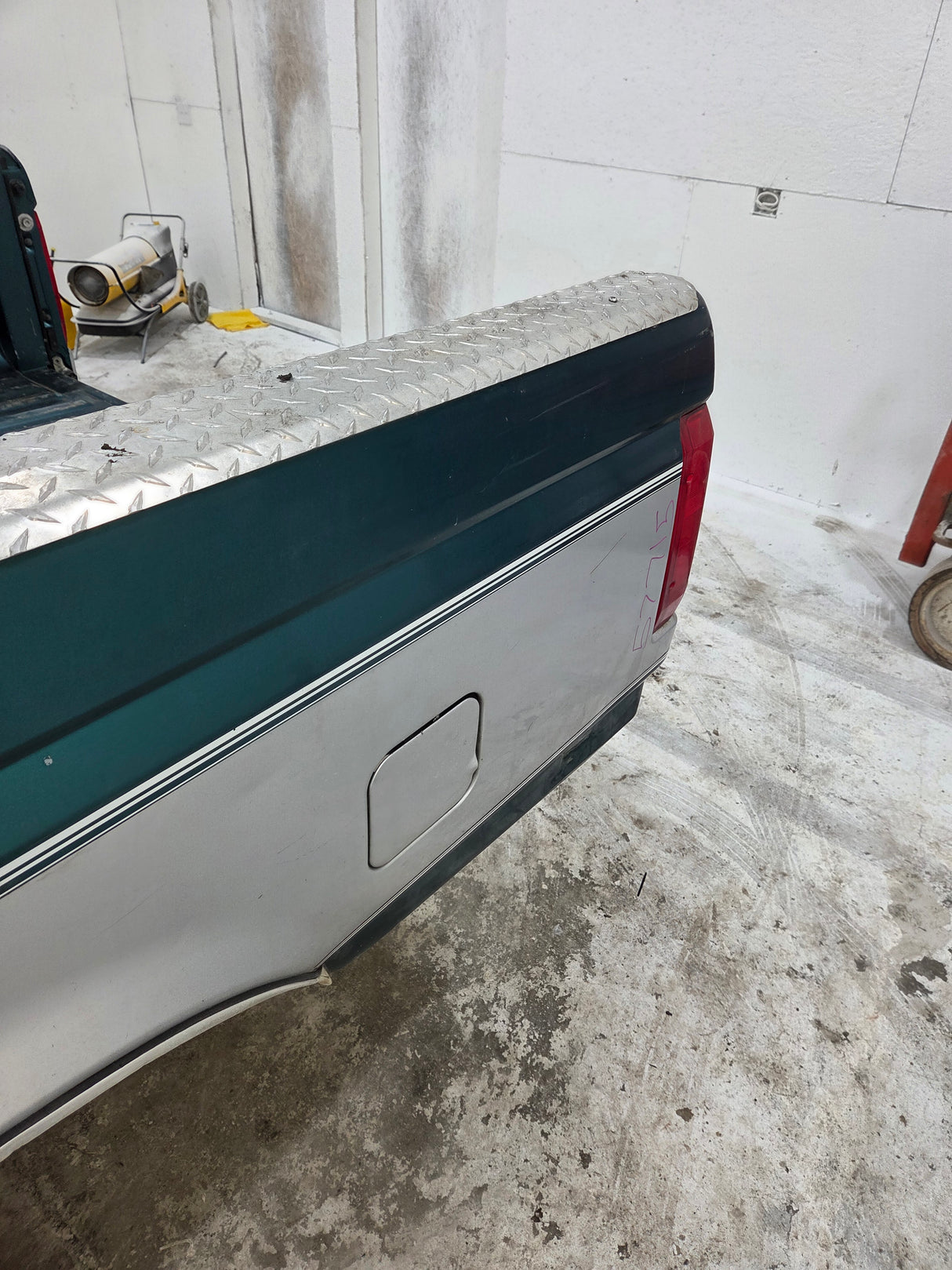 1987-1997 Ford F150 F250 F350 OBS 6' 9" Short Truck Bed