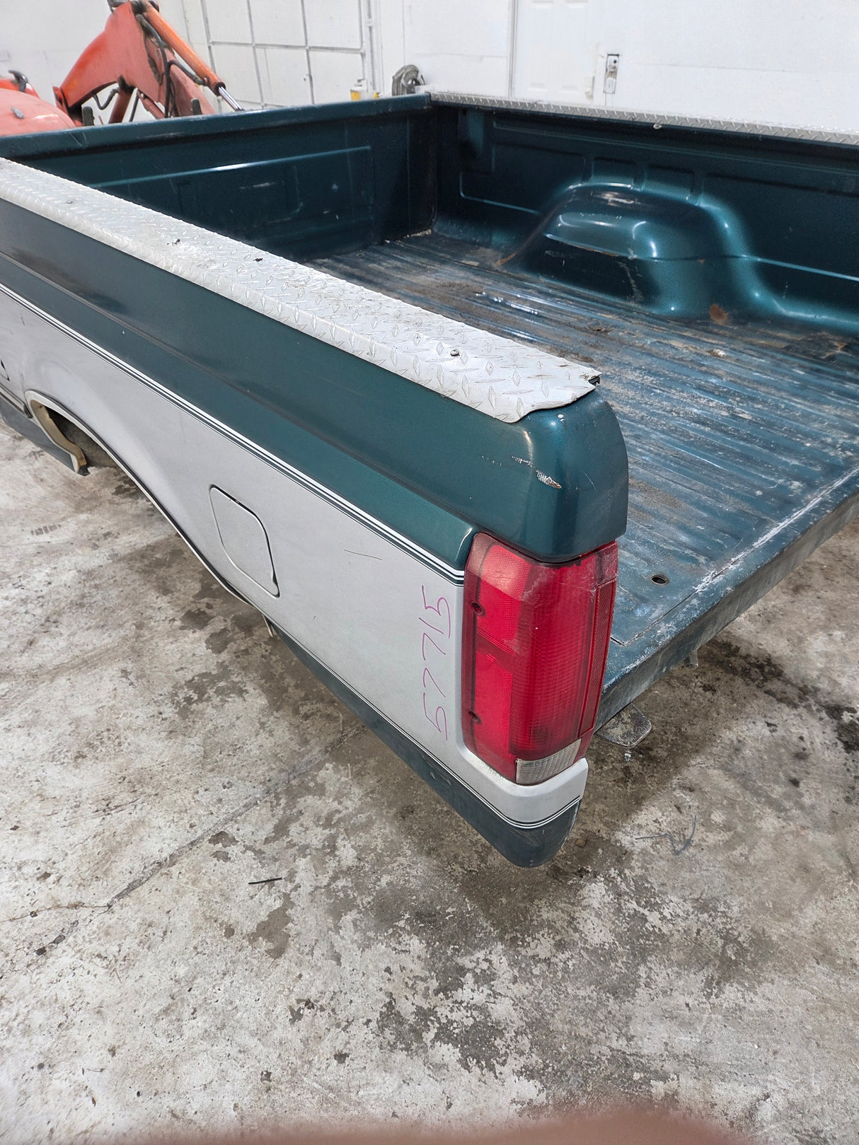 1987-1997 Ford F150 F250 F350 OBS 6' 9" Short Truck Bed