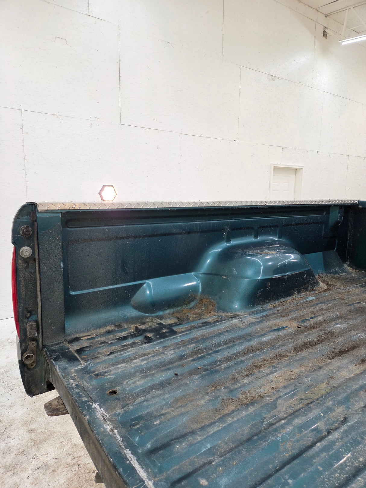 1987-1997 Ford F150 F250 F350 OBS 6' 9" Short Truck Bed