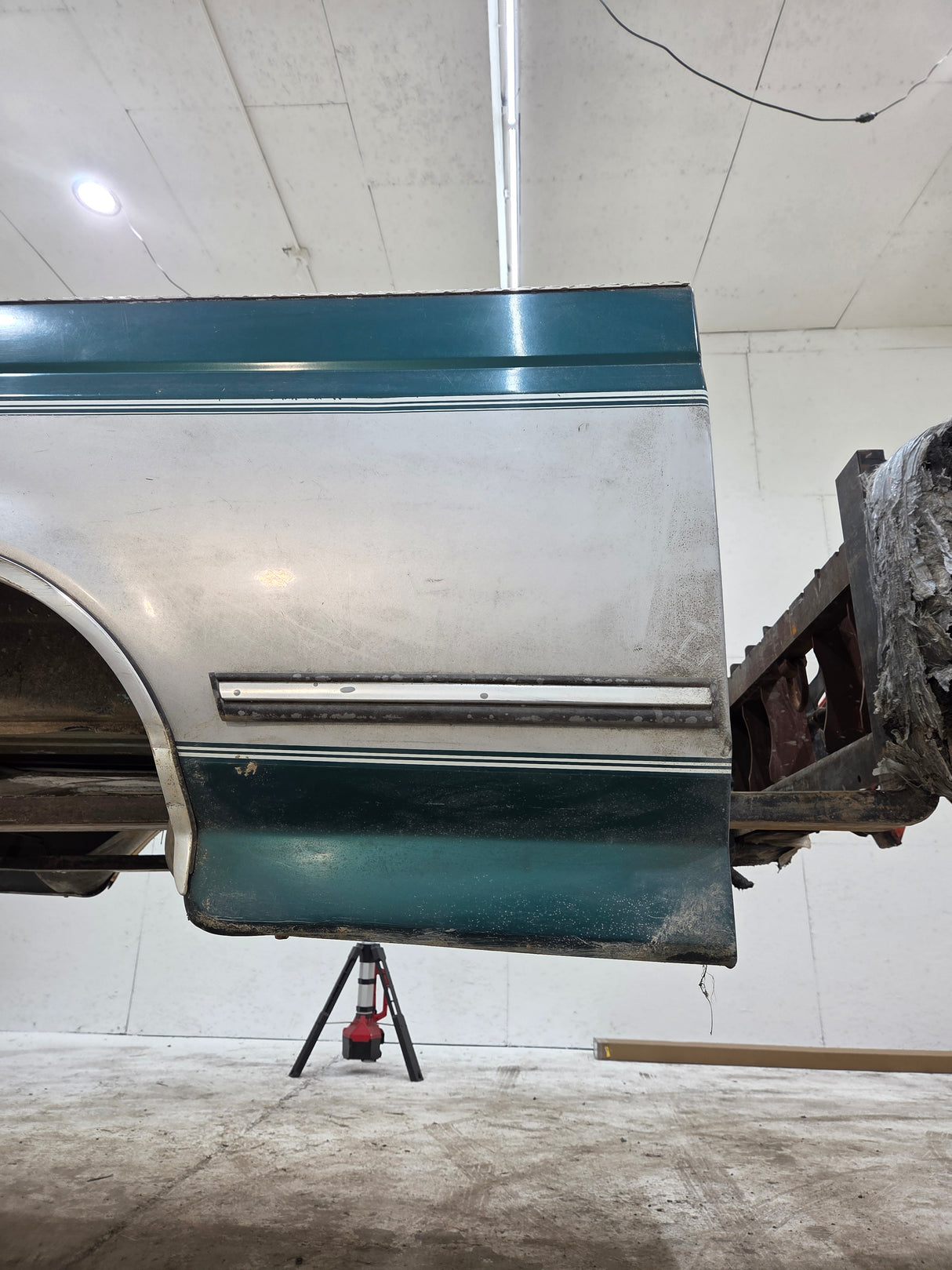 1987-1997 Ford F150 F250 F350 OBS 6' 9" Short Truck Bed