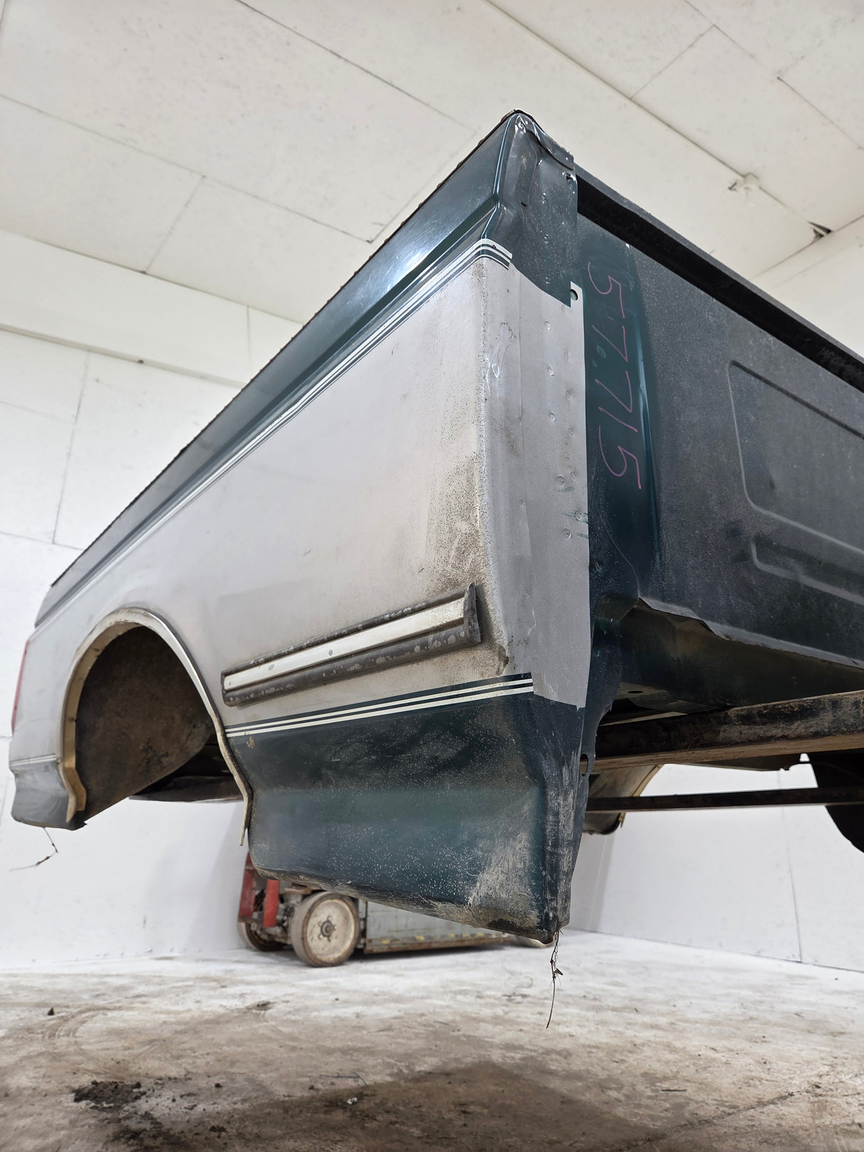 1987-1997 Ford F150 F250 F350 OBS 6' 9" Short Truck Bed