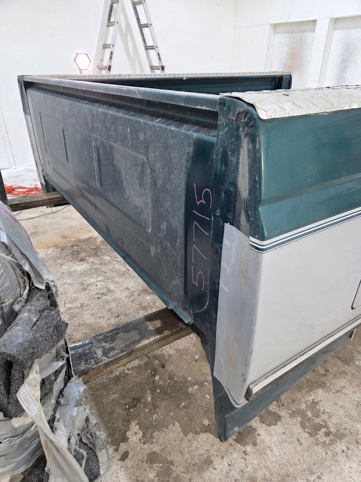 1987-1997 Ford F150 F250 F350 OBS 6' 9" Short Truck Bed