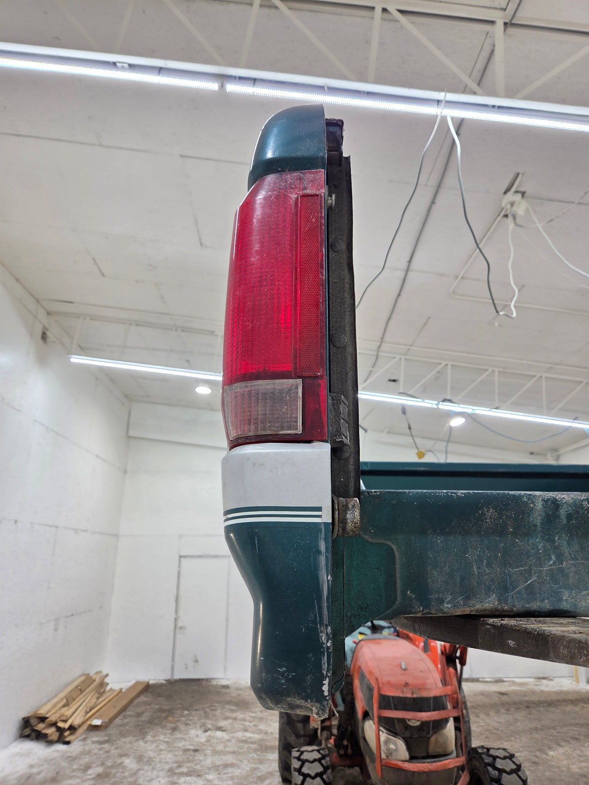 1987-1997 Ford F150 F250 F350 OBS 6' 9" Short Truck Bed