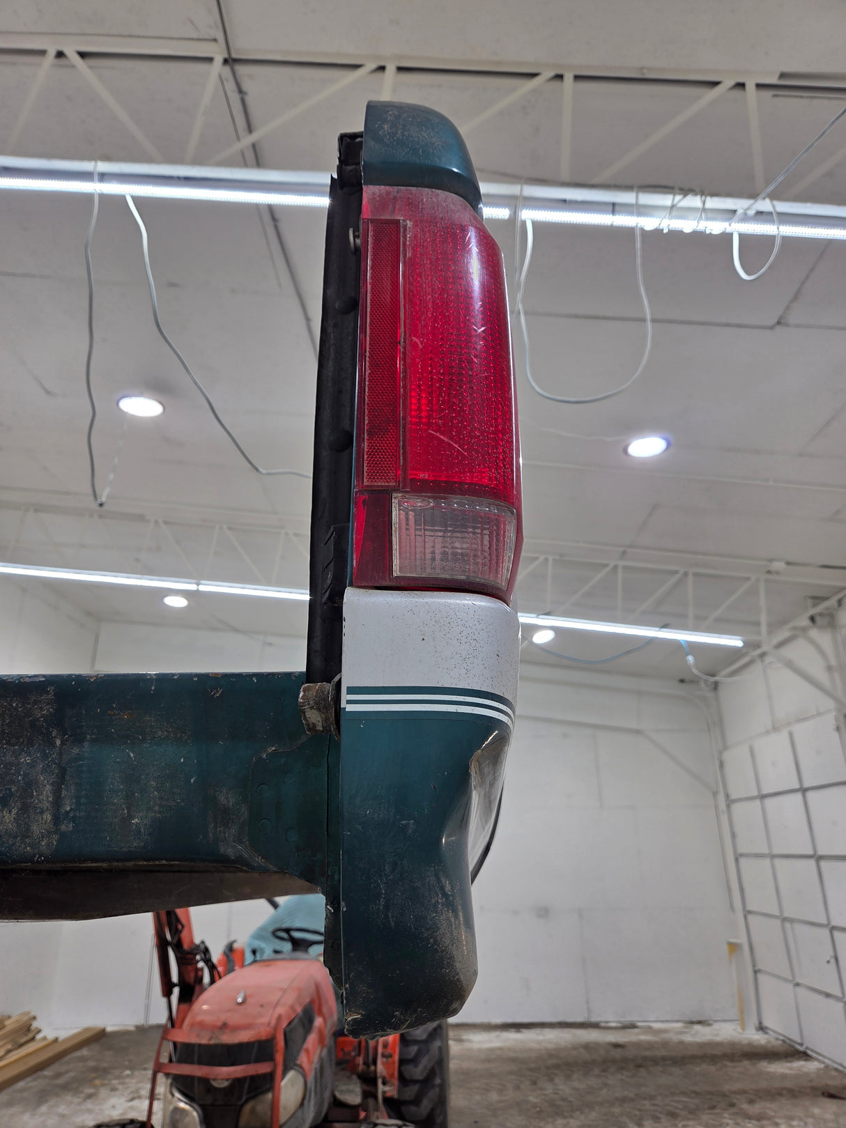 1987-1997 Ford F150 F250 F350 OBS 6' 9" Short Truck Bed