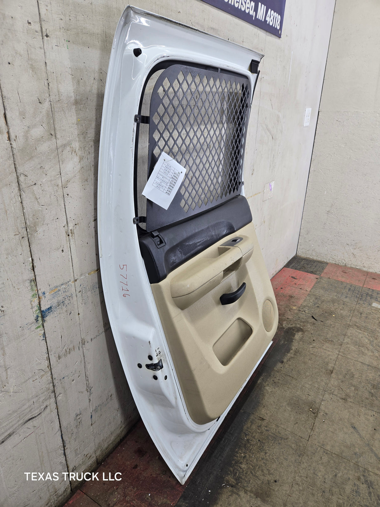 2007-2013 Chevrolet Silverado / GMC Sierra 1500 2500 3500 HD Crew Cab LH Driver Side Rear Door