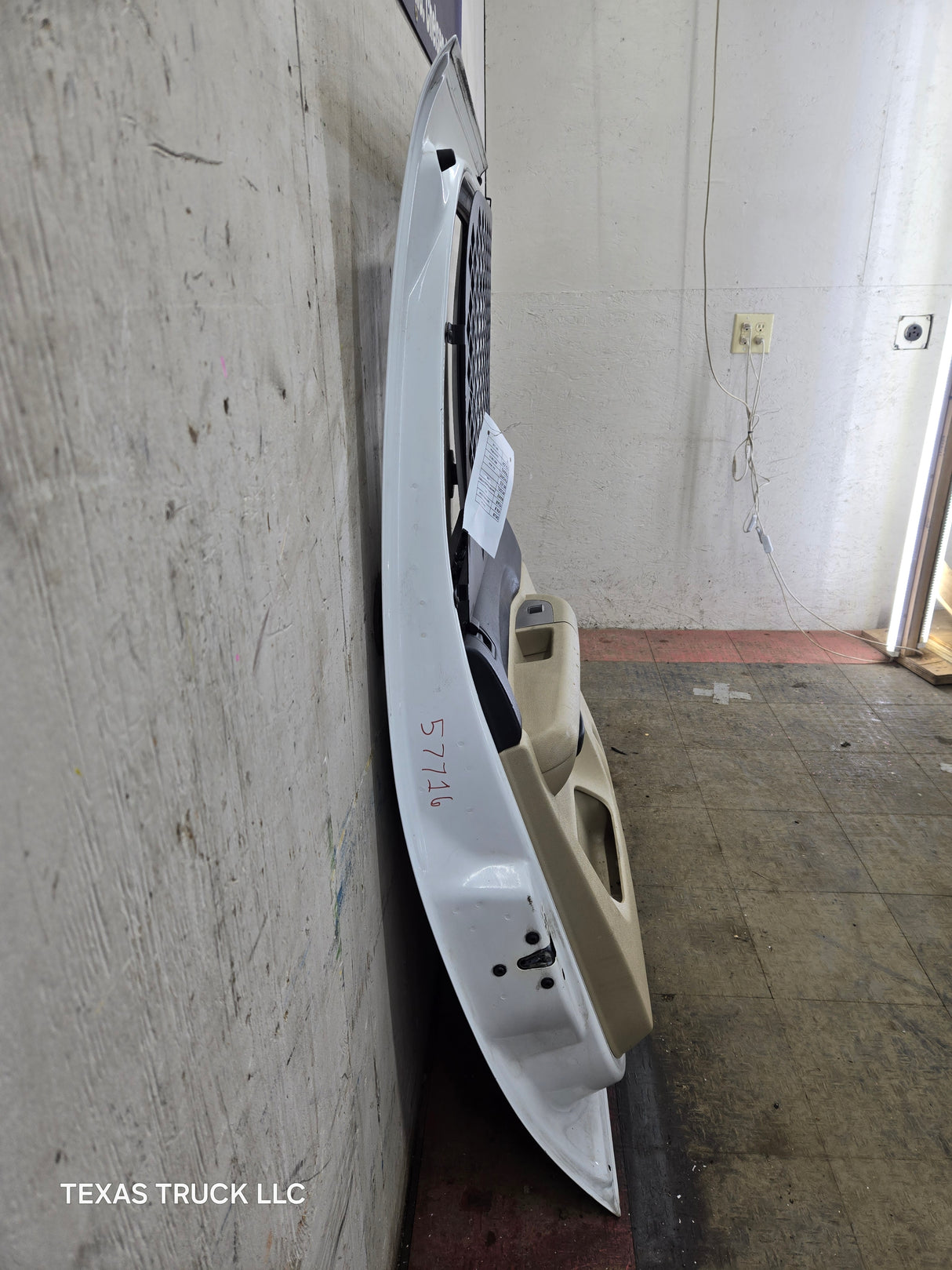 2007-2013 Chevrolet Silverado / GMC Sierra 1500 2500 3500 HD Crew Cab LH Driver Side Rear Door