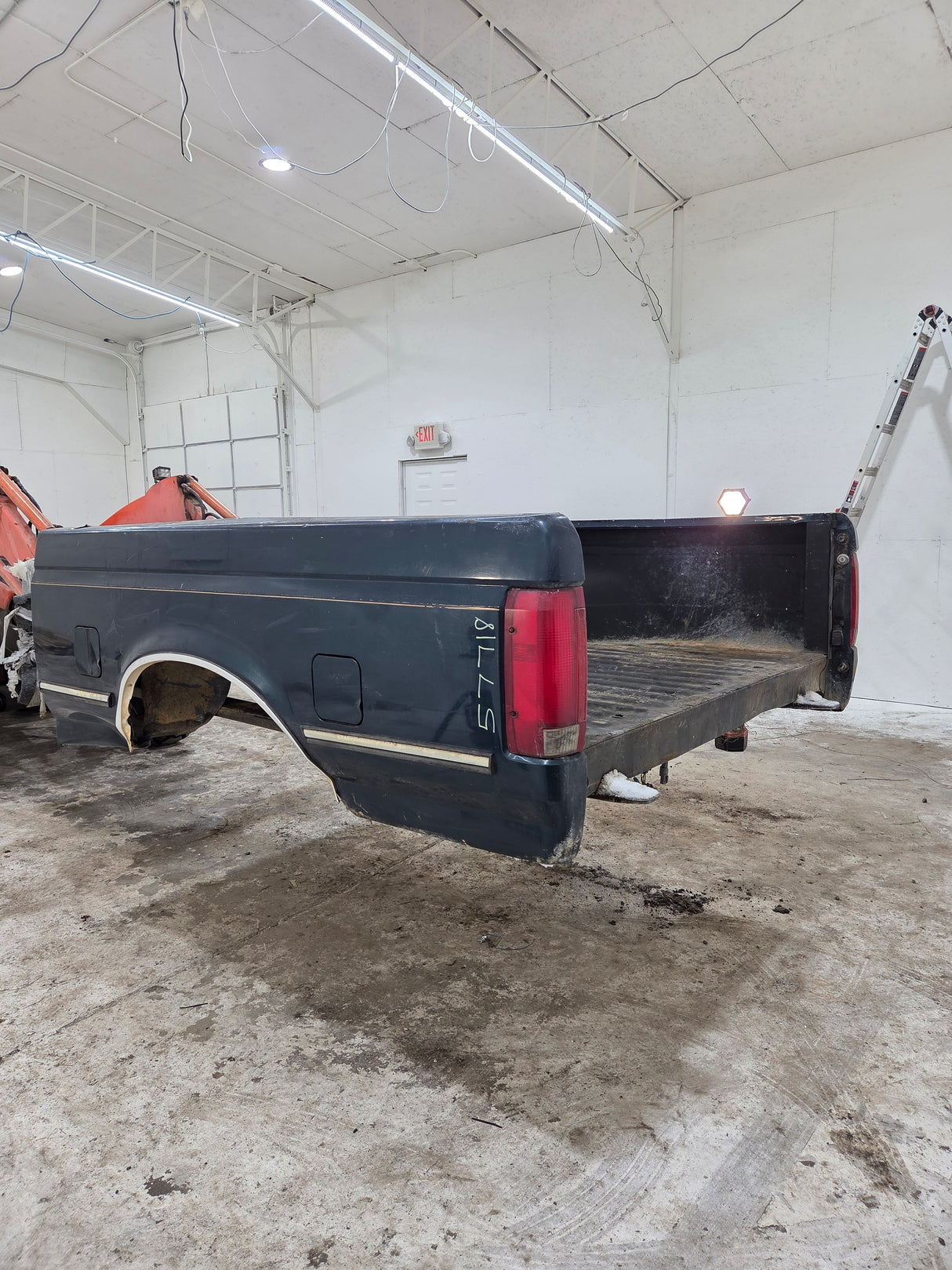 1987-1997 Ford F150 F250 F350 OBS 6' 9" Short Truck Bed