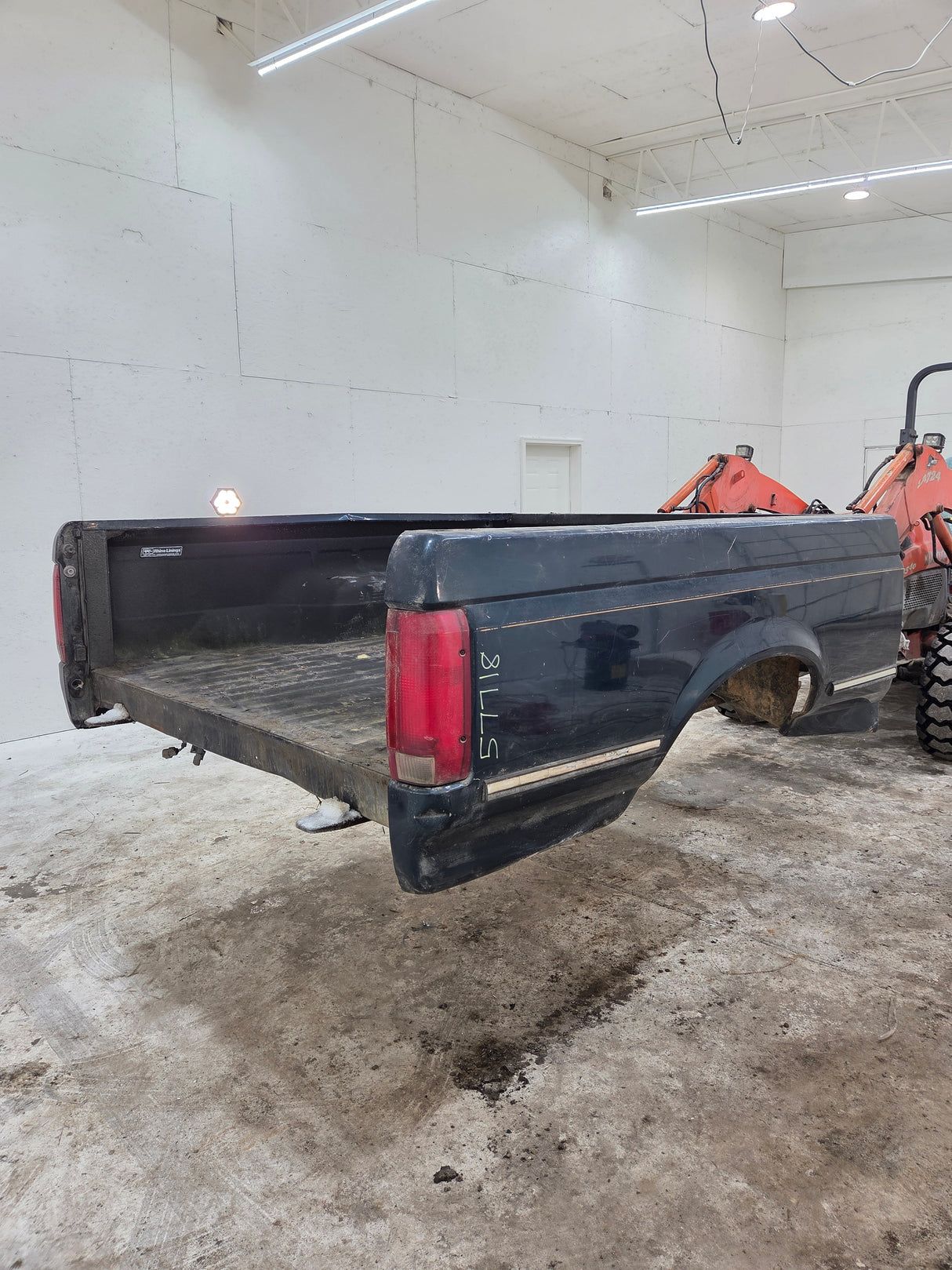 1987-1997 Ford F150 F250 F350 OBS 6' 9" Short Truck Bed