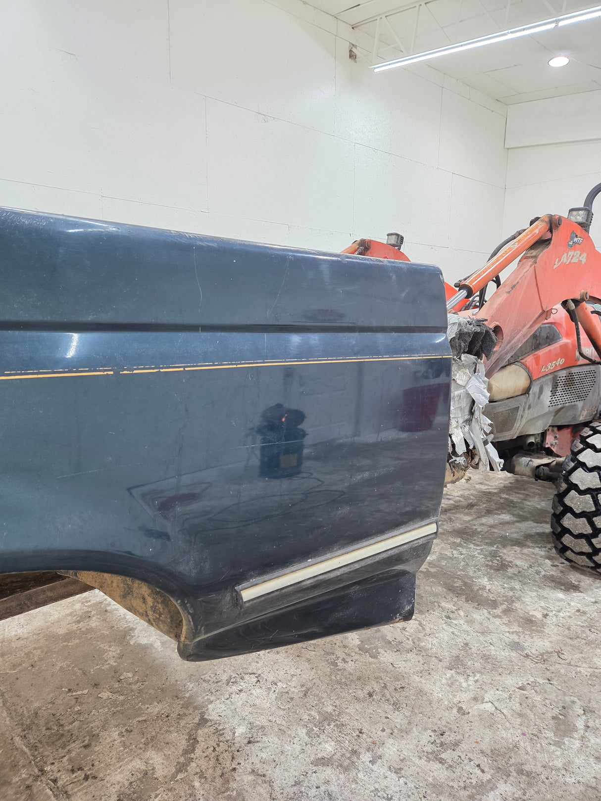 1987-1997 Ford F150 F250 F350 OBS 6' 9" Short Truck Bed