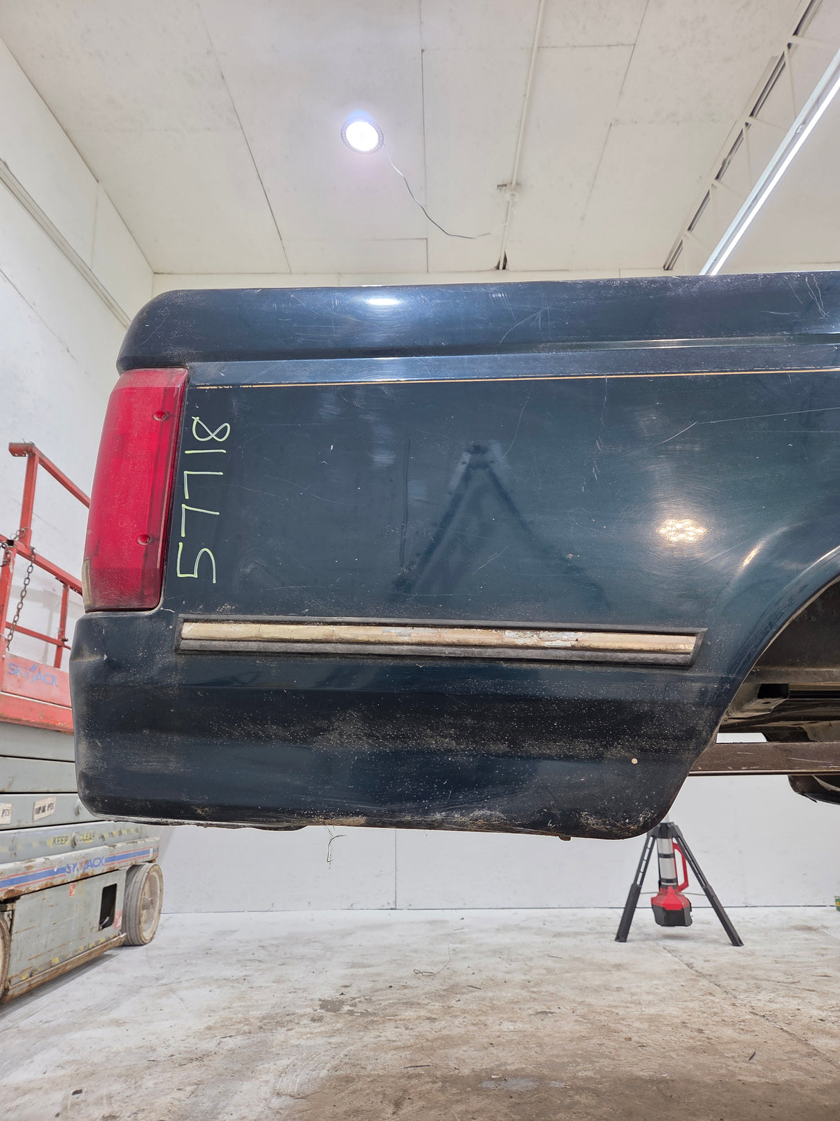 1987-1997 Ford F150 F250 F350 OBS 6' 9" Short Truck Bed