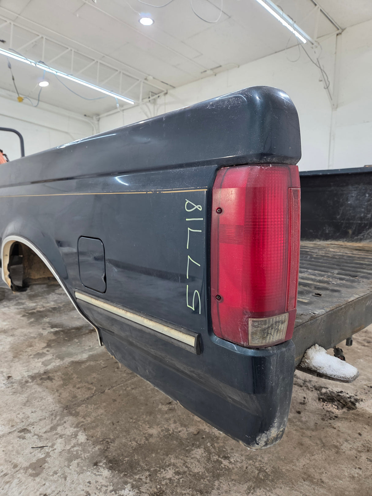 1987-1997 Ford F150 F250 F350 OBS 6' 9" Short Truck Bed