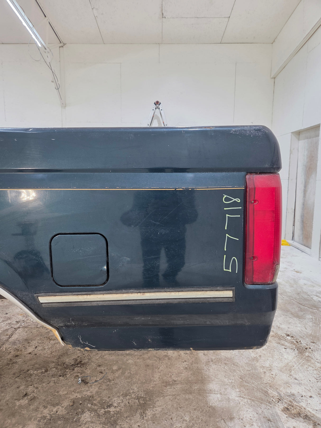 1987-1997 Ford F150 F250 F350 OBS 6' 9" Short Truck Bed