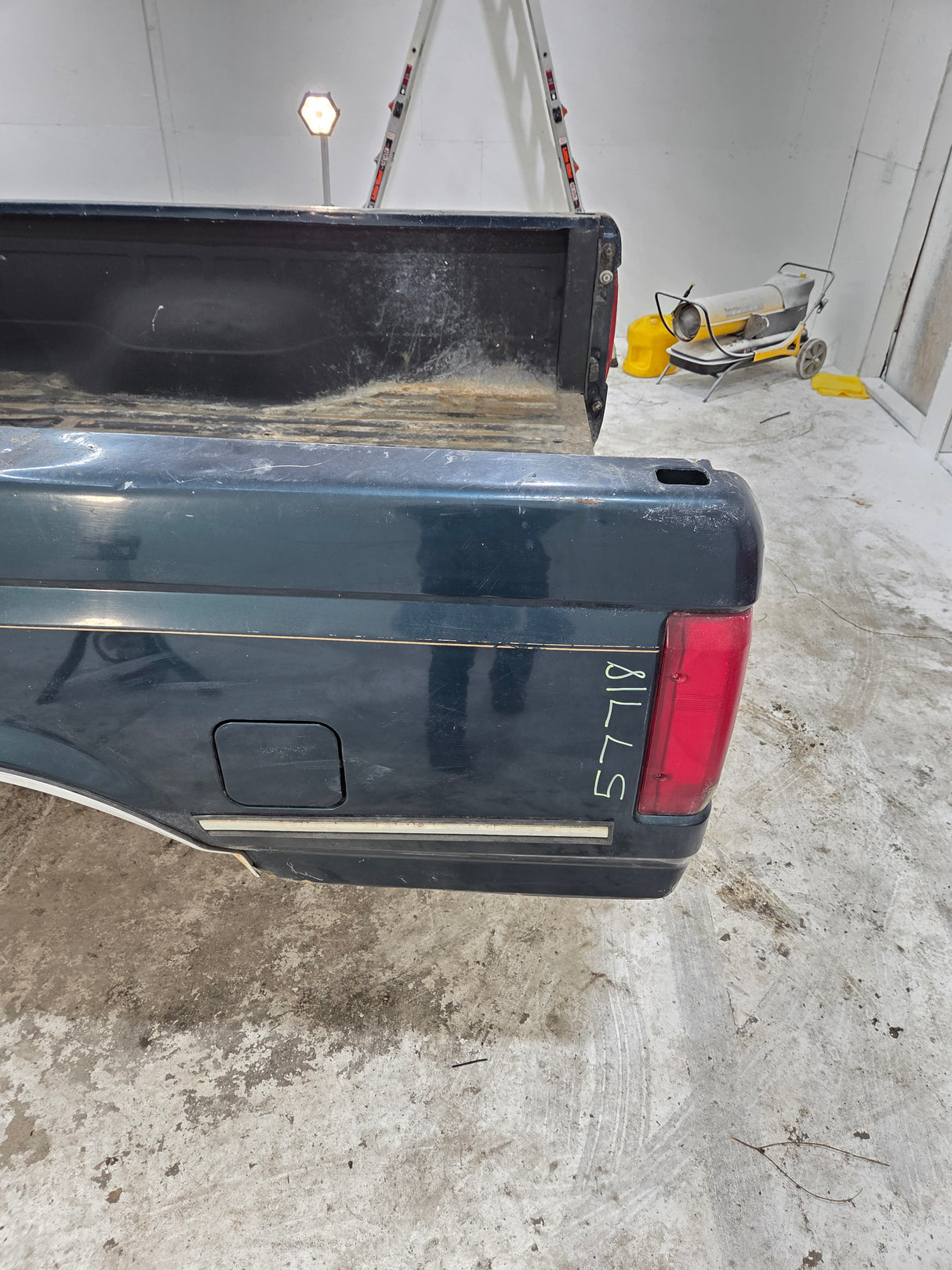 1987-1997 Ford F150 F250 F350 OBS 6' 9" Short Truck Bed