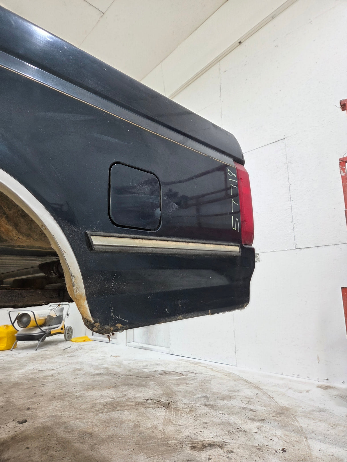 1987-1997 Ford F150 F250 F350 OBS 6' 9" Short Truck Bed