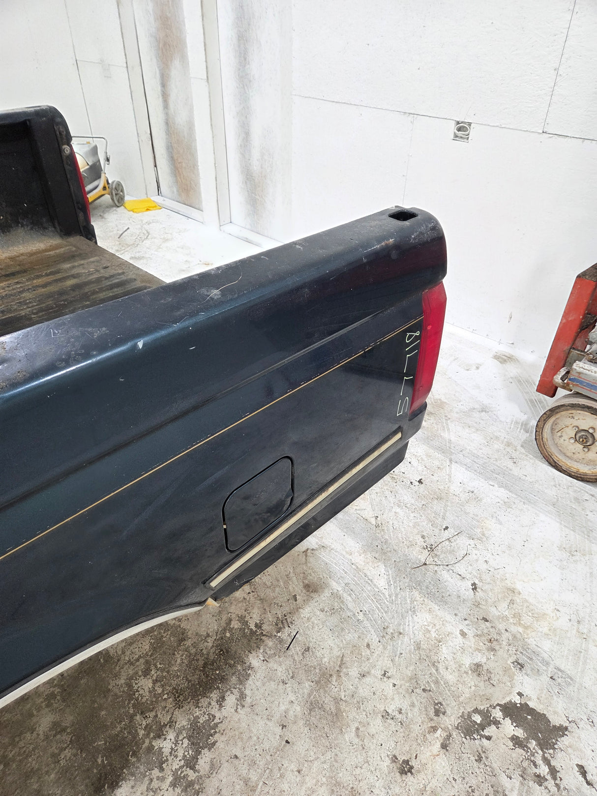 1987-1997 Ford F150 F250 F350 OBS 6' 9" Short Truck Bed