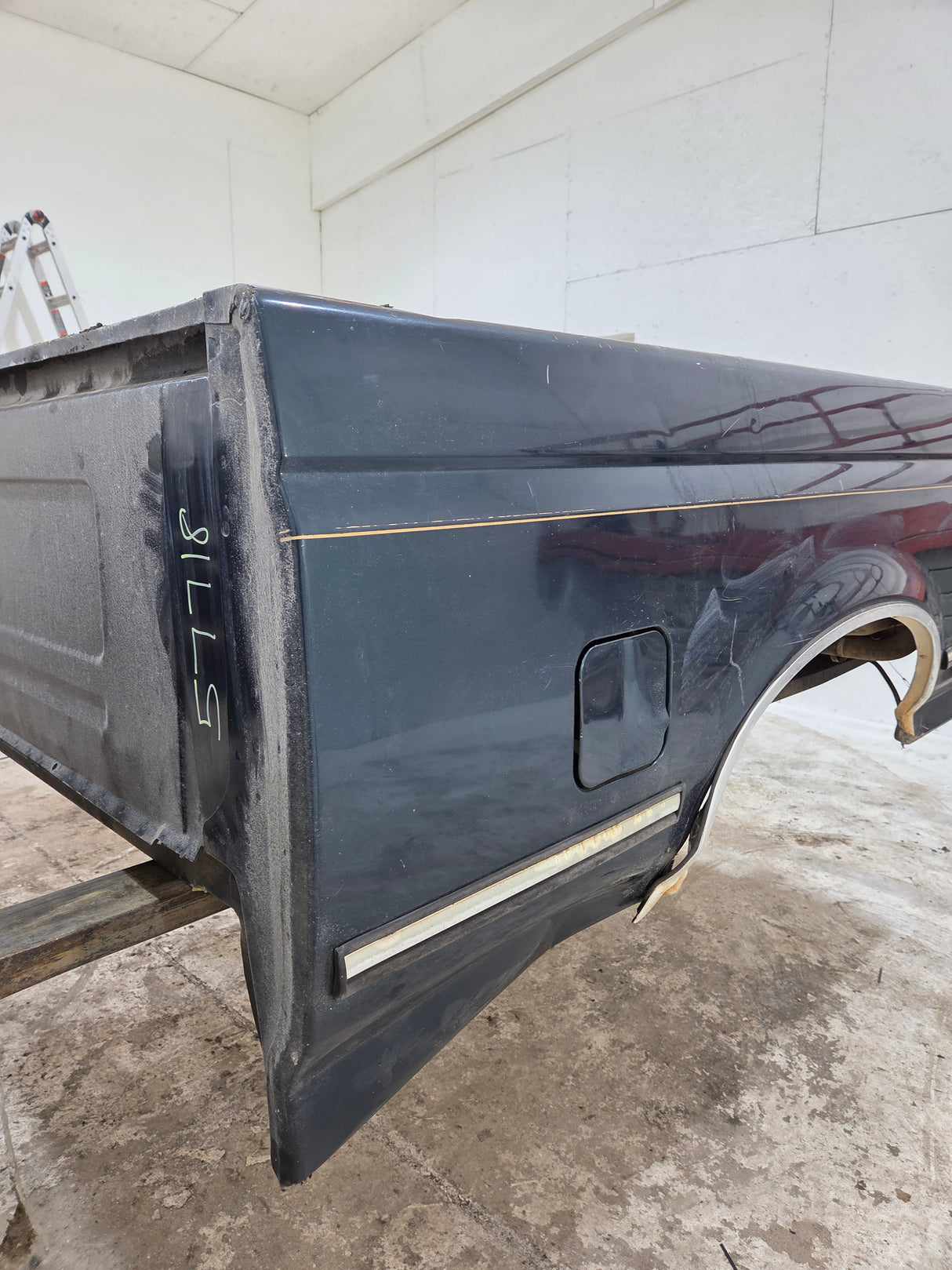 1987-1997 Ford F150 F250 F350 OBS 6' 9" Short Truck Bed