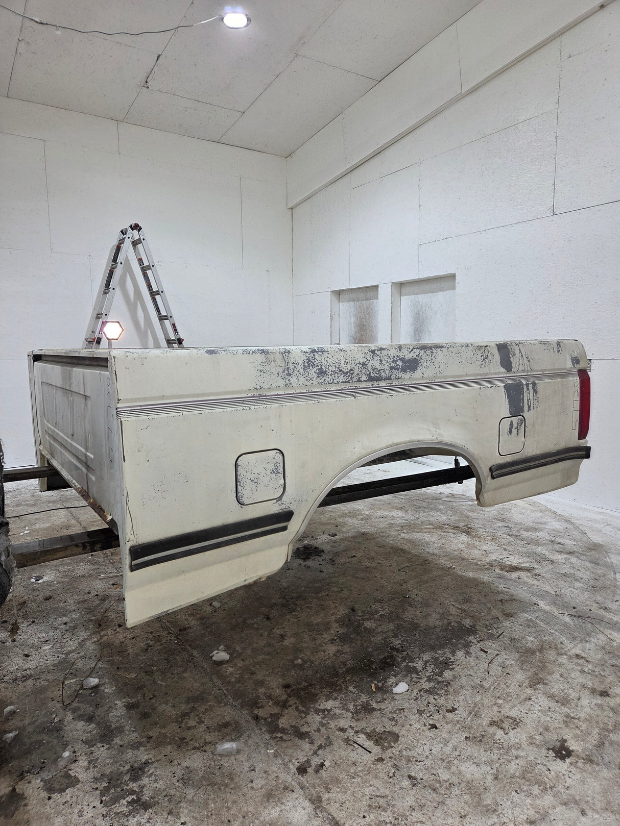 1987-1997 Ford F150 F250 F350 OBS 6' 9" Short Truck Bed