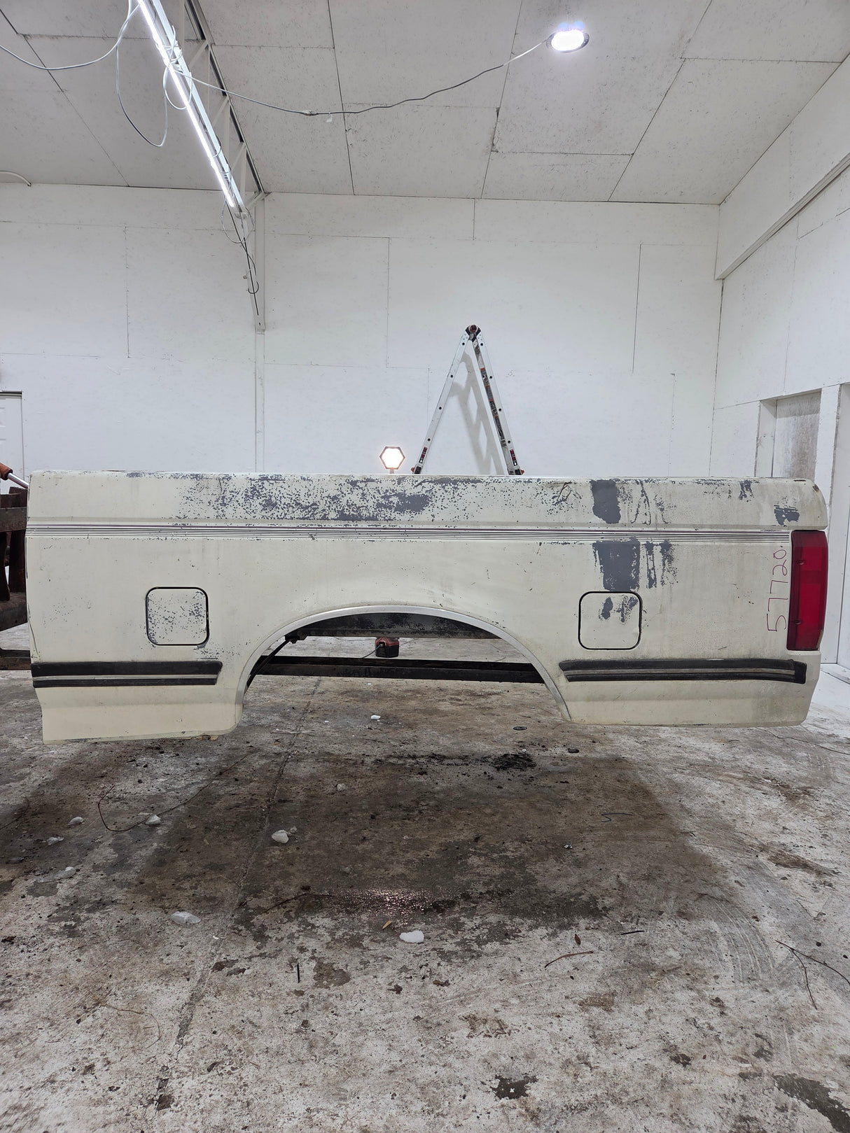 1987-1997 Ford F150 F250 F350 OBS 6' 9" Short Truck Bed