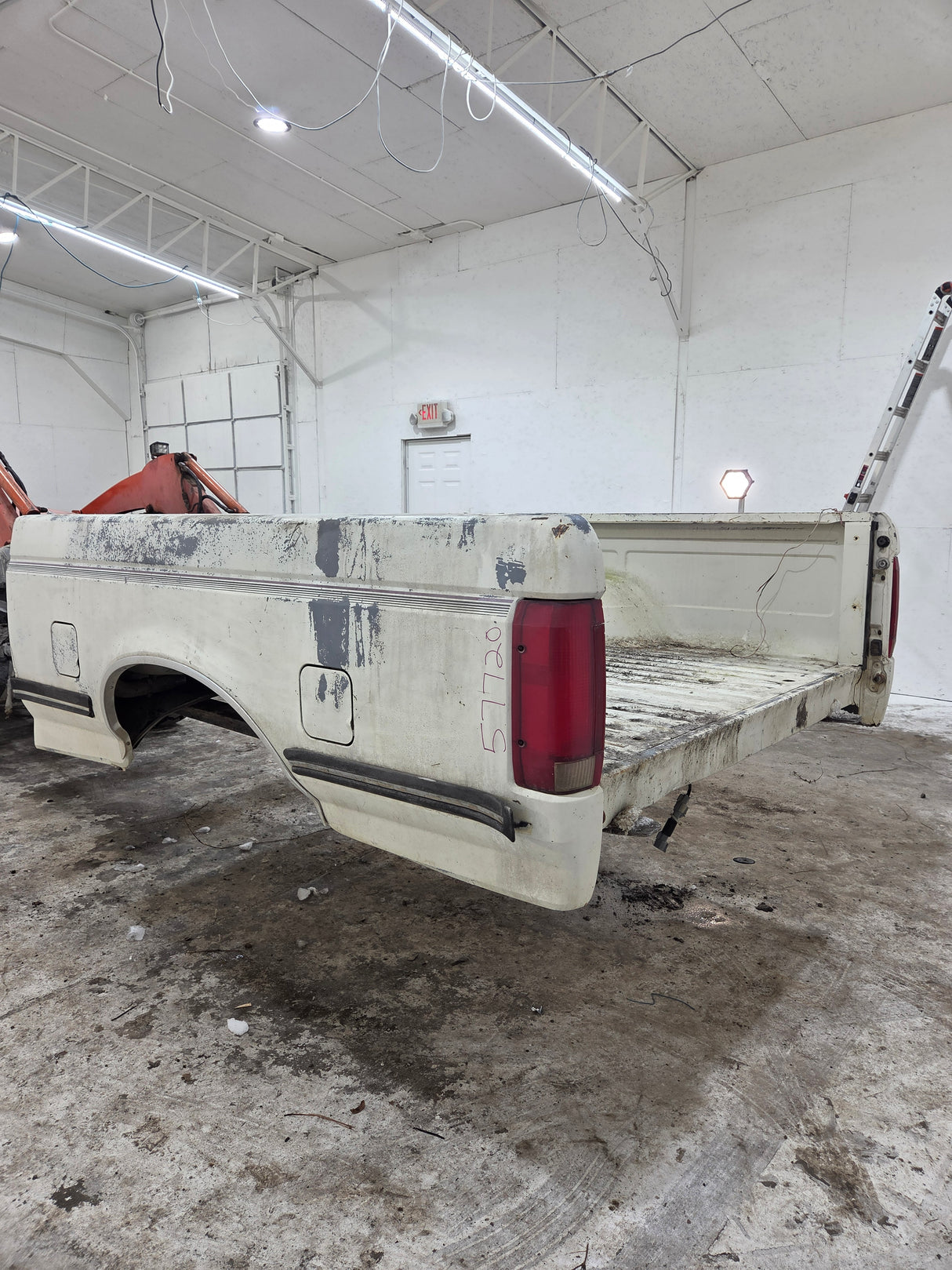 1987-1997 Ford F150 F250 F350 OBS 6' 9" Short Truck Bed