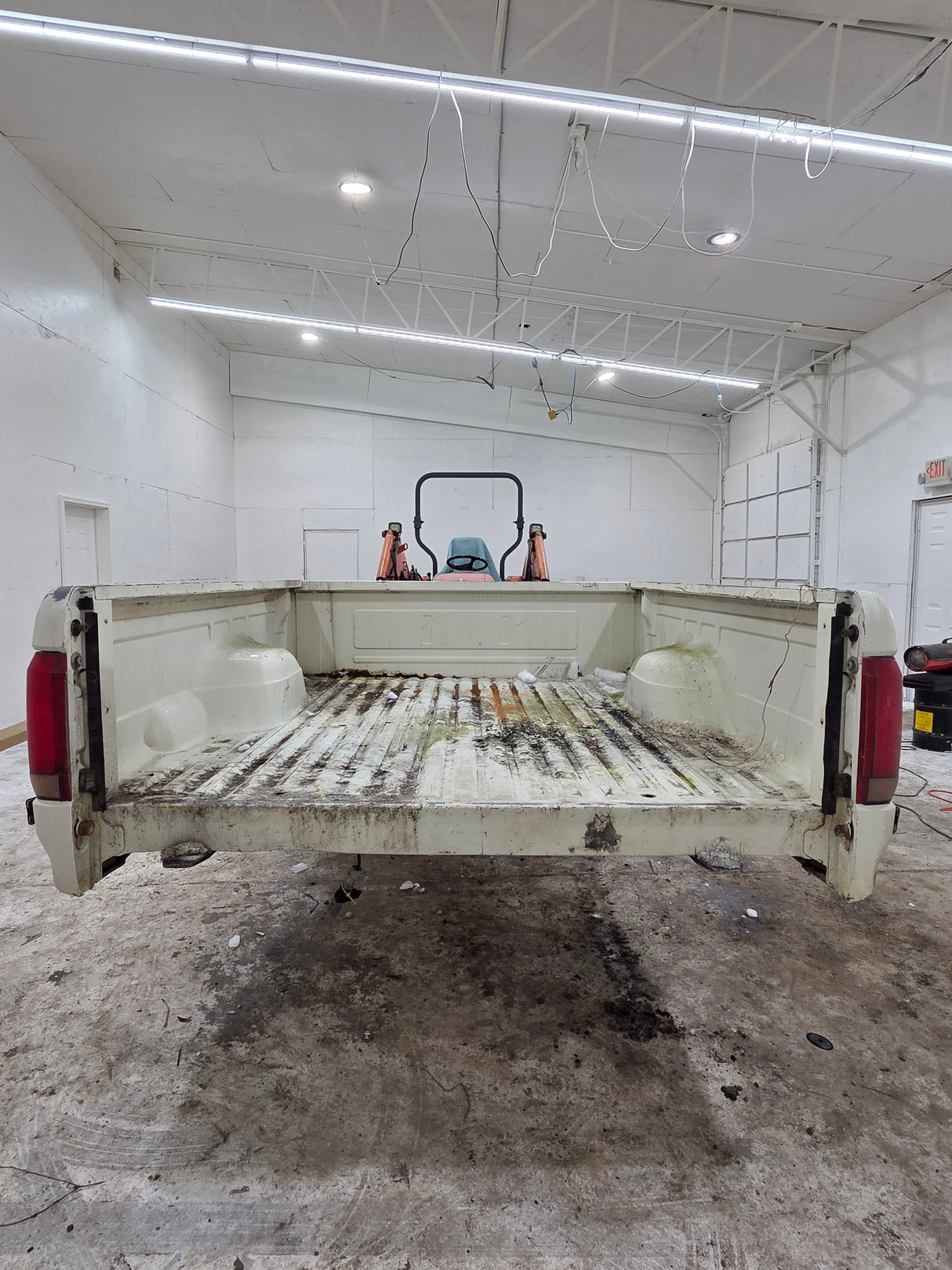 1987-1997 Ford F150 F250 F350 OBS 6' 9" Short Truck Bed