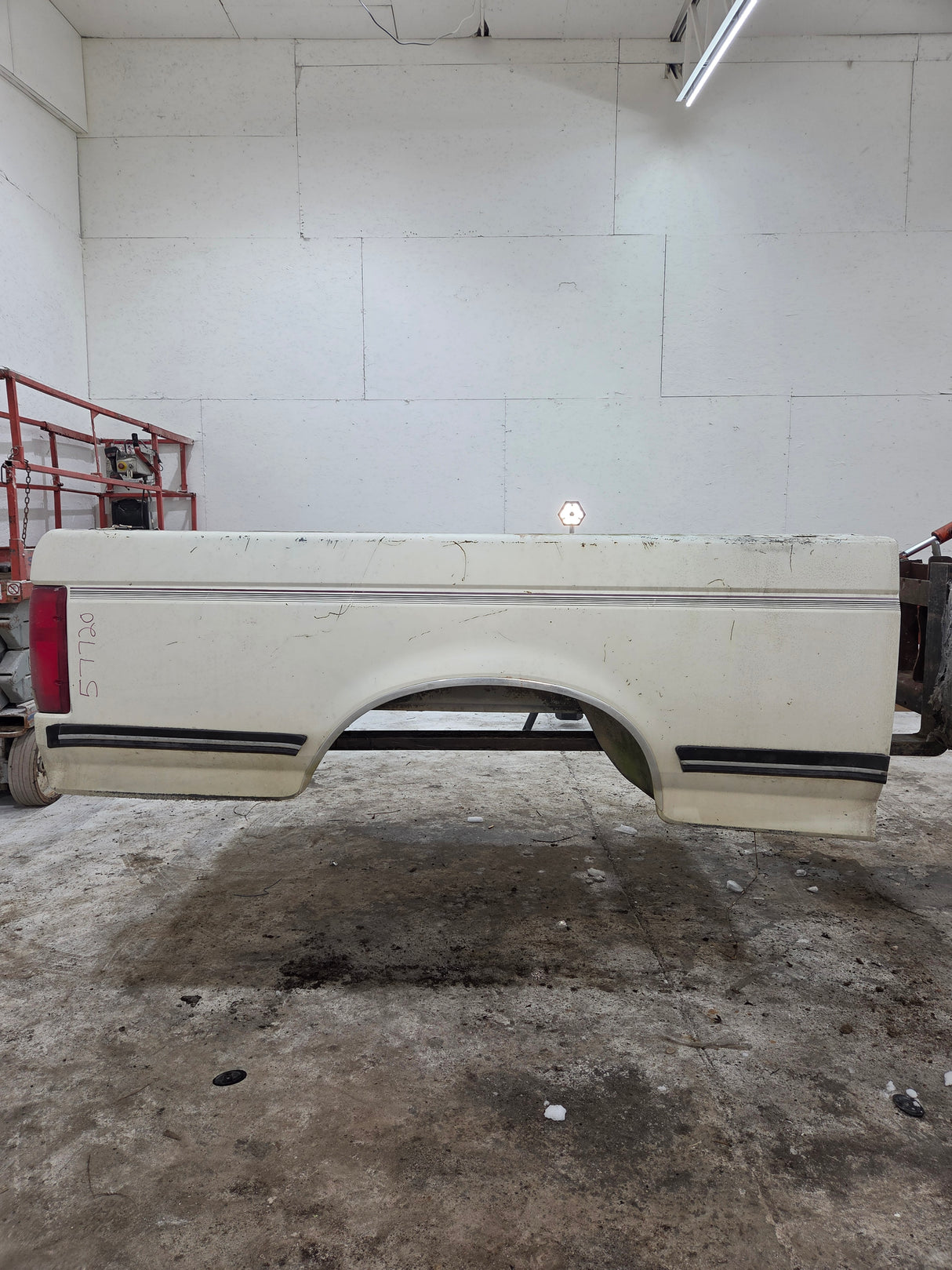 1987-1997 Ford F150 F250 F350 OBS 6' 9" Short Truck Bed
