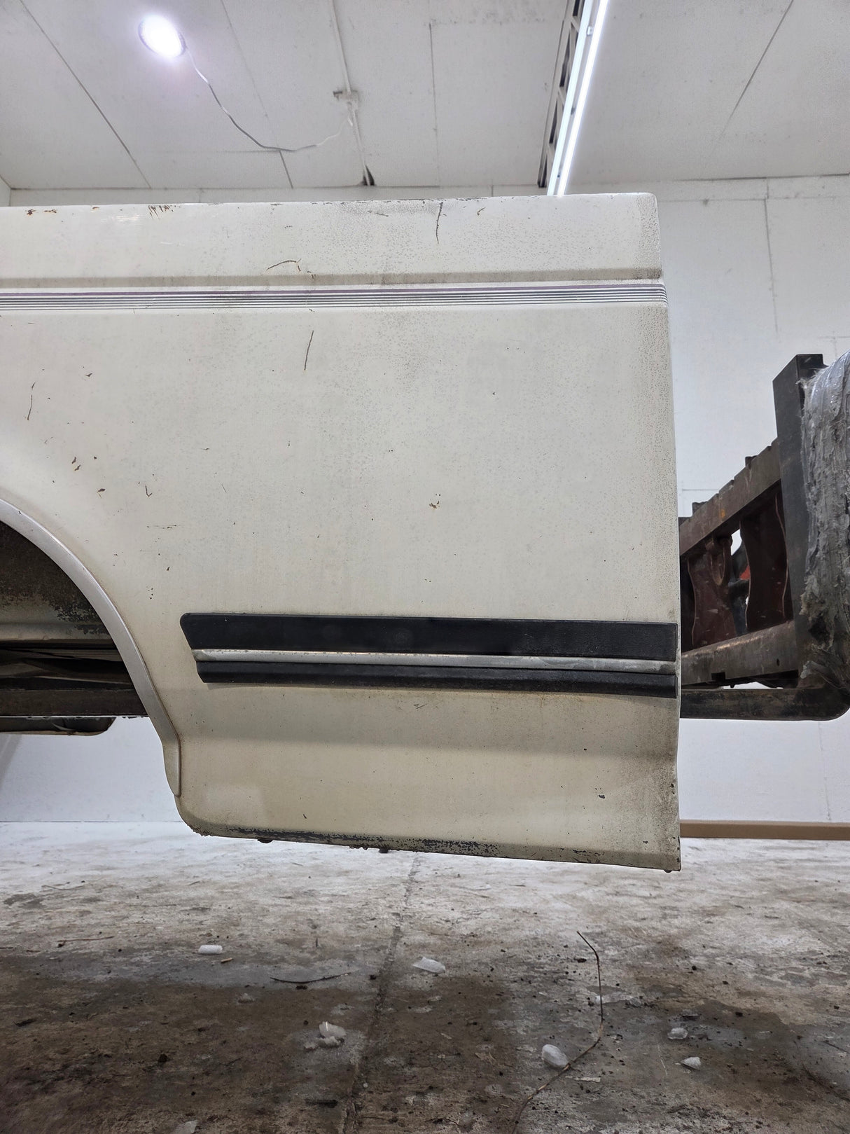 1987-1997 Ford F150 F250 F350 OBS 6' 9" Short Truck Bed