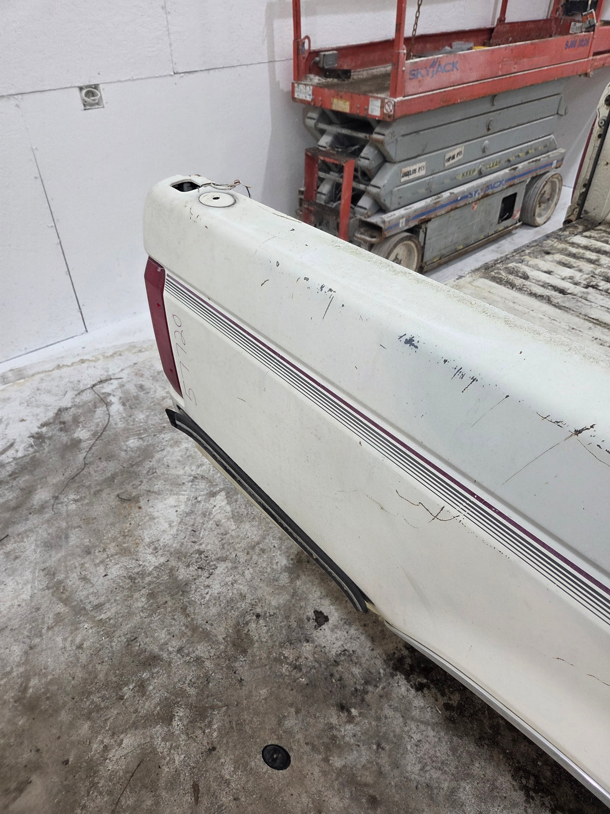 1987-1997 Ford F150 F250 F350 OBS 6' 9" Short Truck Bed