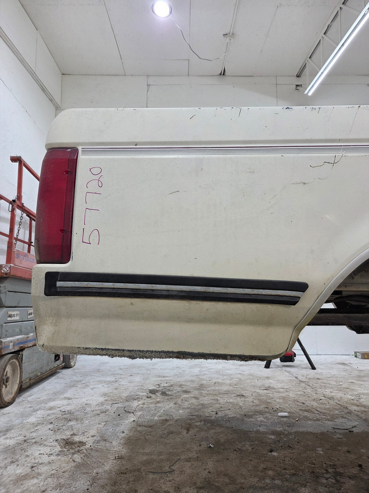 1987-1997 Ford F150 F250 F350 OBS 6' 9" Short Truck Bed