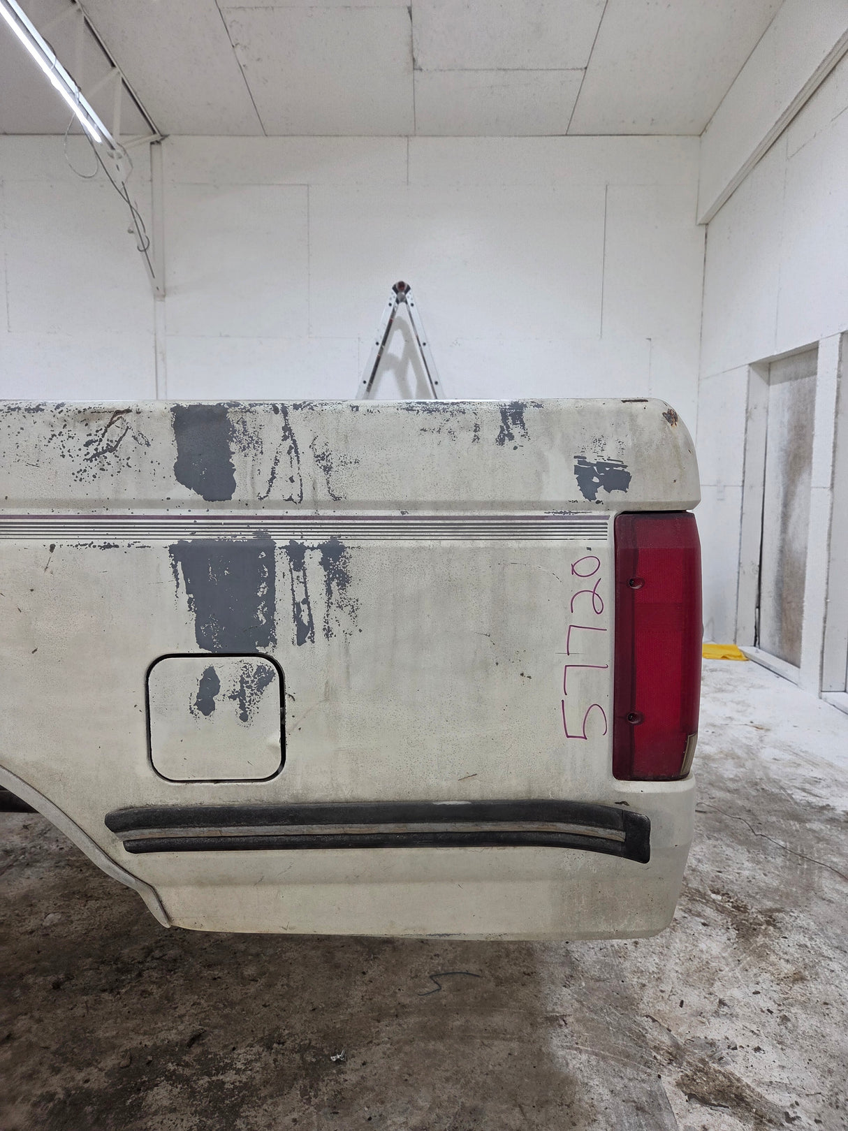 1987-1997 Ford F150 F250 F350 OBS 6' 9" Short Truck Bed