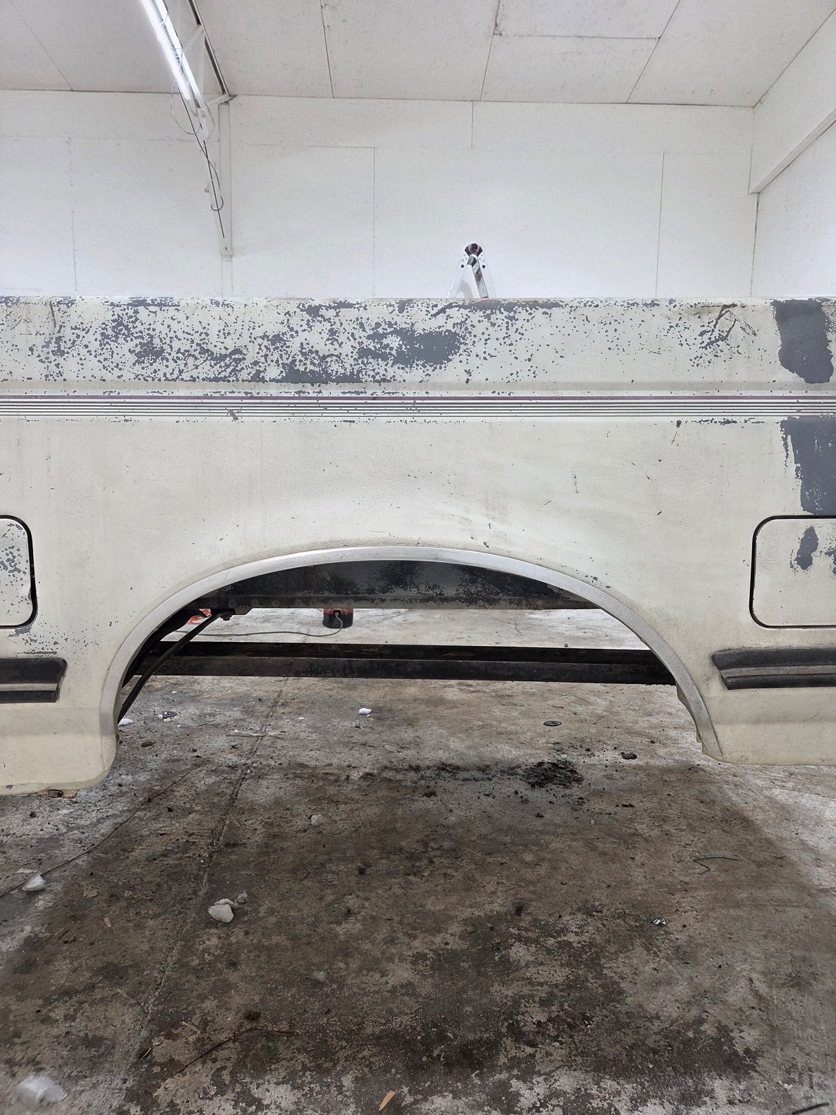 1987-1997 Ford F150 F250 F350 OBS 6' 9" Short Truck Bed