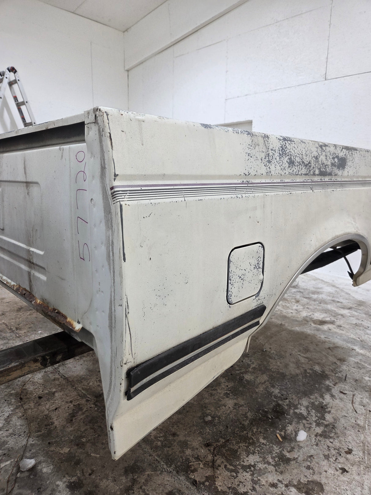 1987-1997 Ford F150 F250 F350 OBS 6' 9" Short Truck Bed