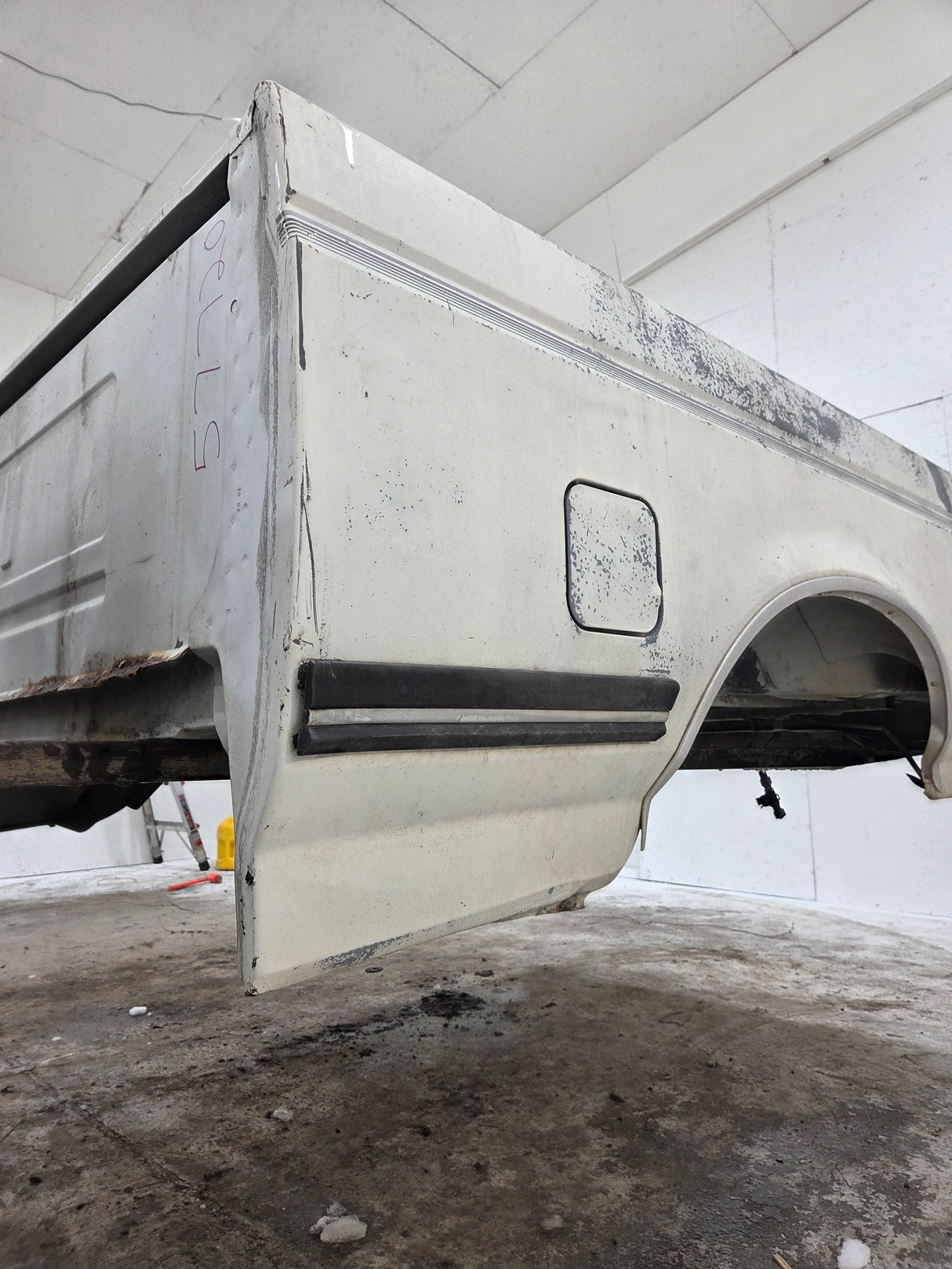 1987-1997 Ford F150 F250 F350 OBS 6' 9" Short Truck Bed