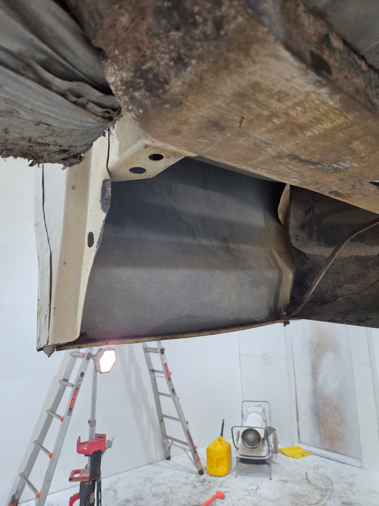 1987-1997 Ford F150 F250 F350 OBS 6' 9" Short Truck Bed