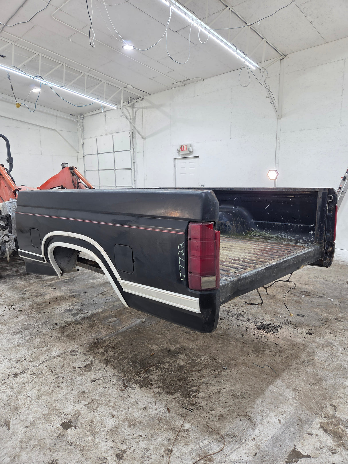1980-1986 Ford F100 F150 F250 F350 6' 9" Short Bed