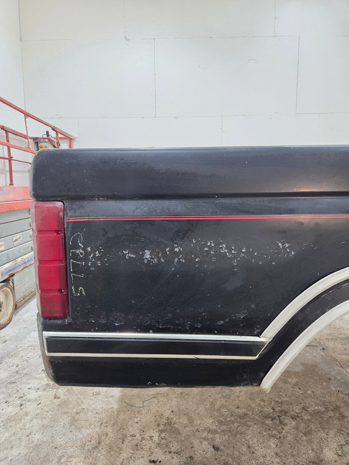 1980-1986 Ford F100 F150 F250 F350 6' 9" Short Bed