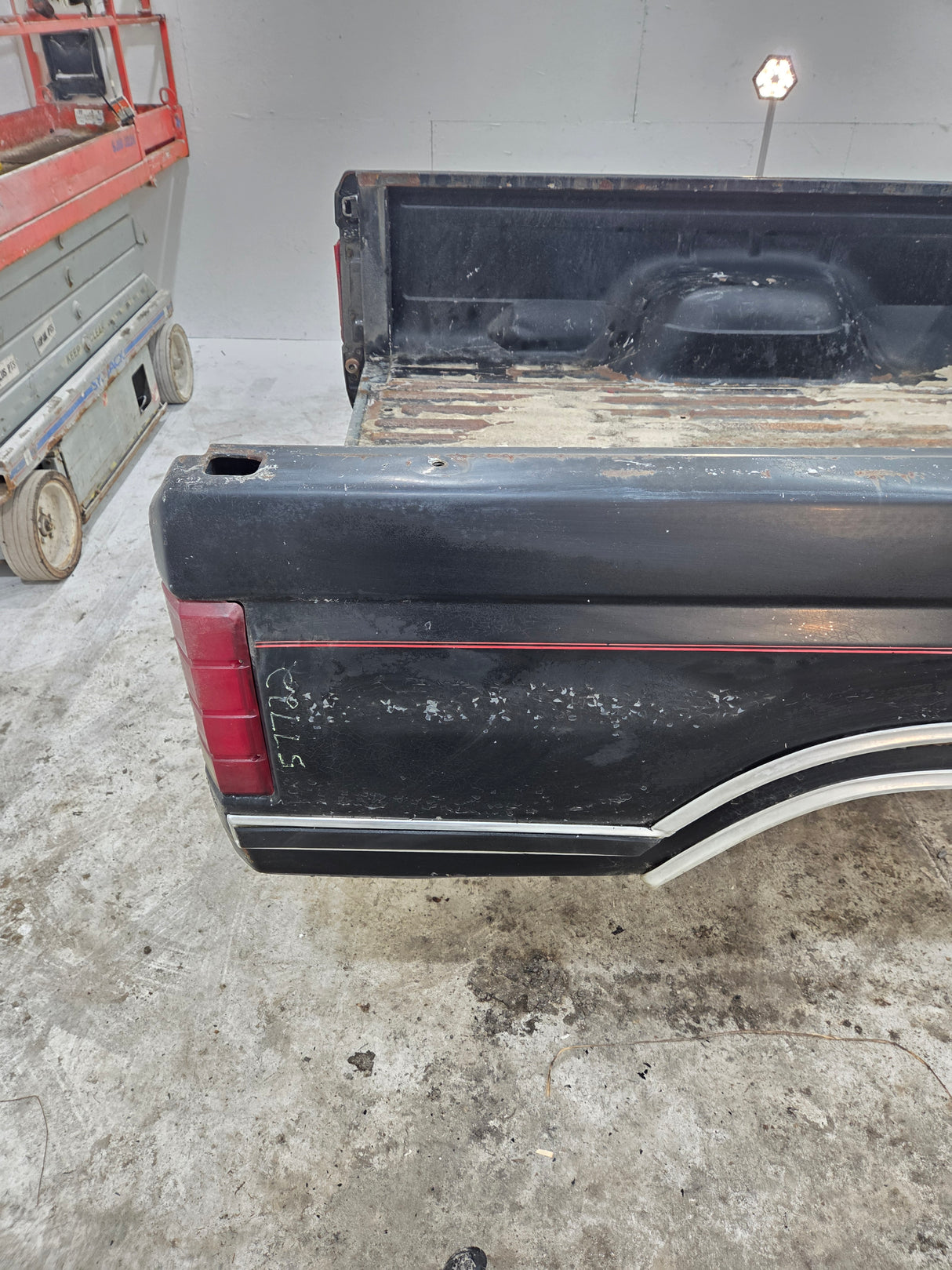 1980-1986 Ford F100 F150 F250 F350 6' 9" Short Bed