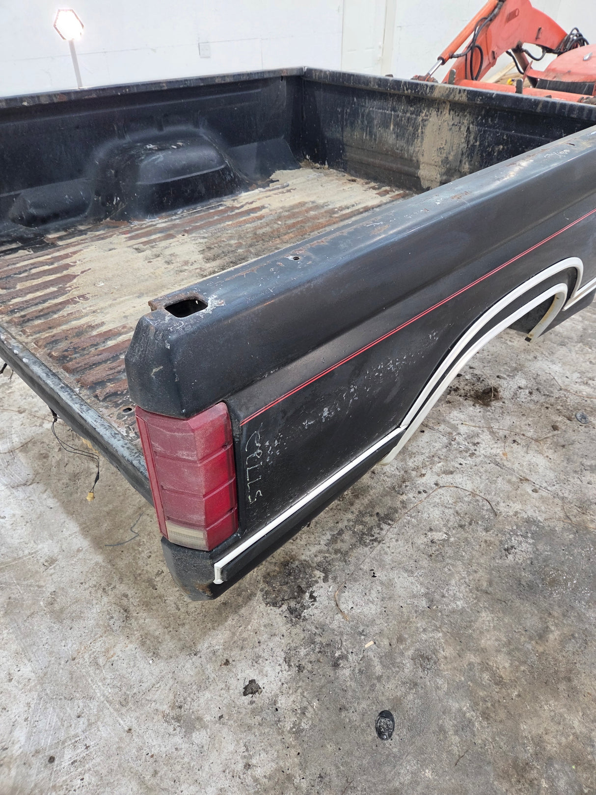 1980-1986 Ford F100 F150 F250 F350 6' 9" Short Bed