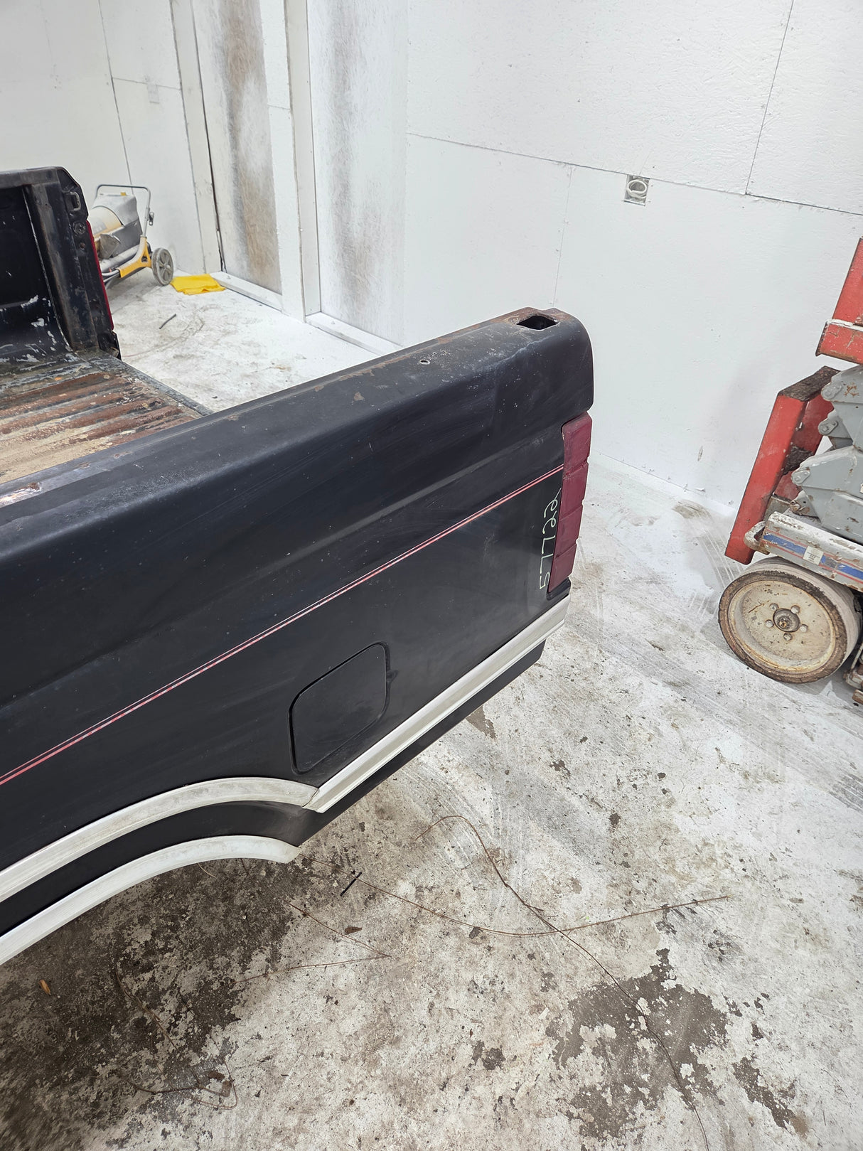 1980-1986 Ford F100 F150 F250 F350 6' 9" Short Bed