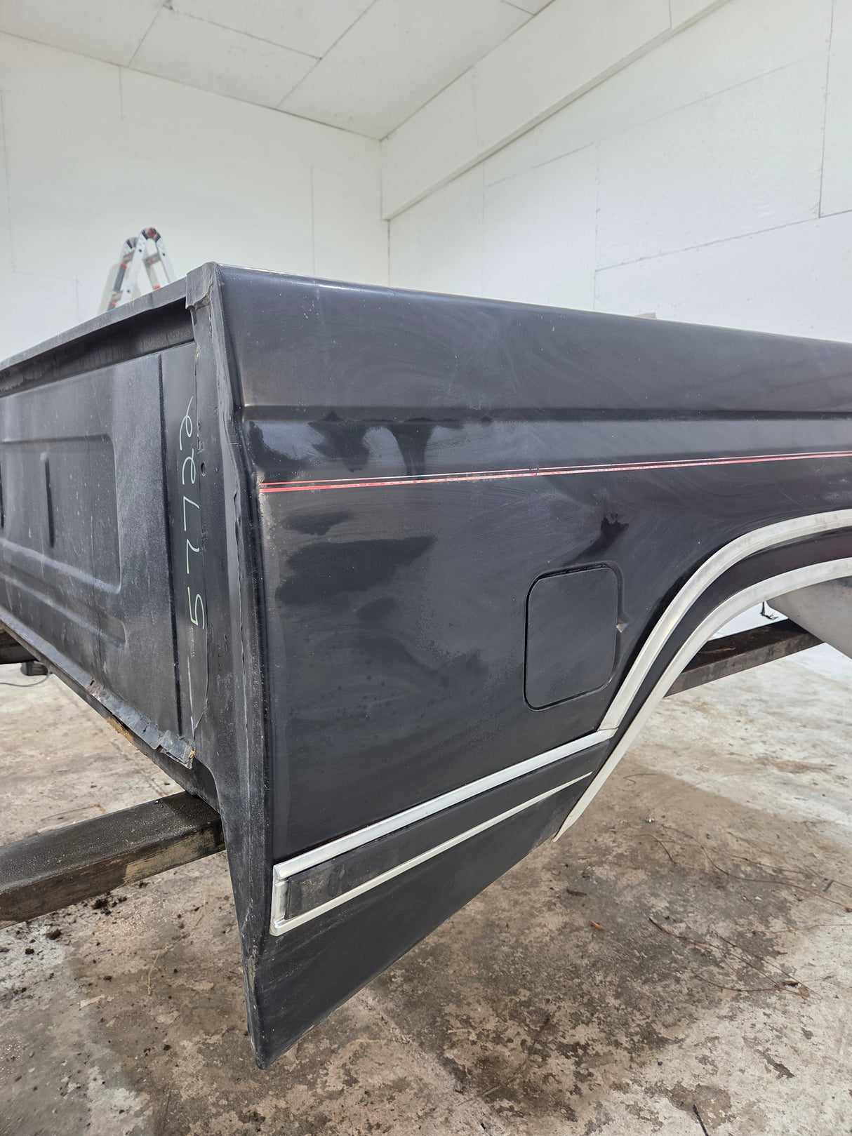 1980-1986 Ford F100 F150 F250 F350 6' 9" Short Bed