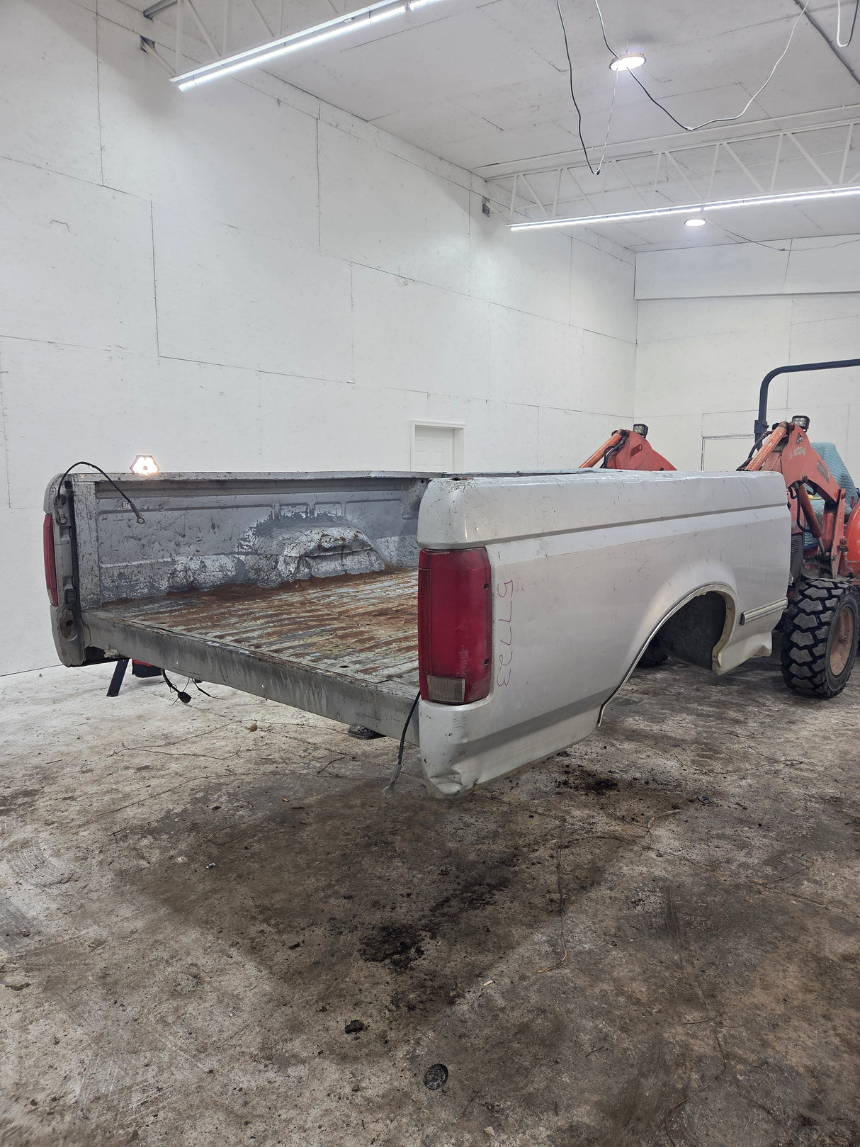 1987-1997 Ford F150 F250 F350 OBS 6' 9" Short Truck Bed