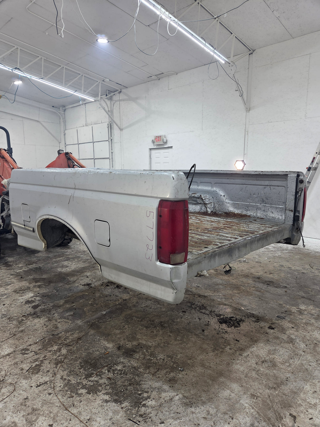 1987-1997 Ford F150 F250 F350 OBS 6' 9" Short Truck Bed