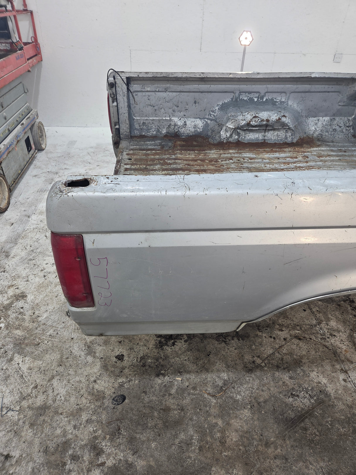 1987-1997 Ford F150 F250 F350 OBS 6' 9" Short Truck Bed