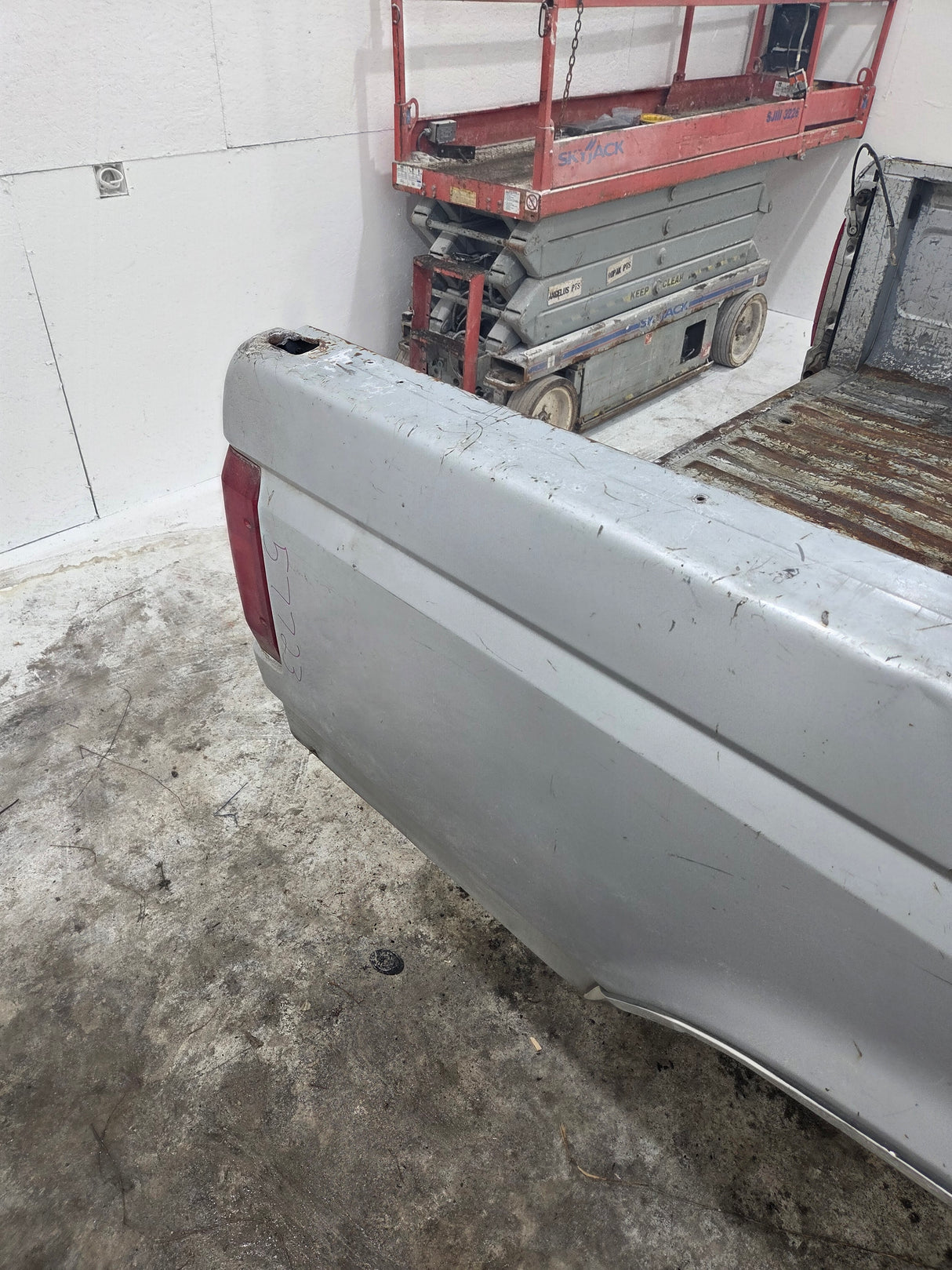 1987-1997 Ford F150 F250 F350 OBS 6' 9" Short Truck Bed