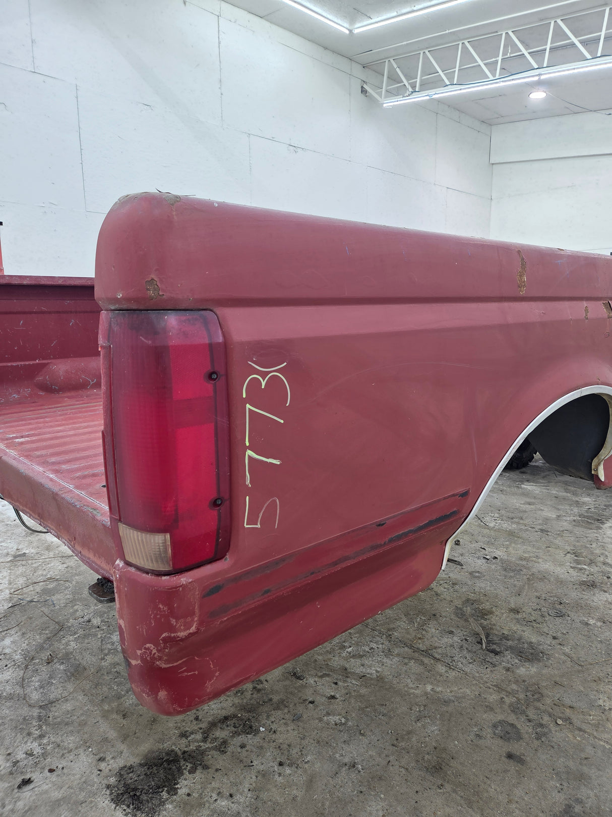 1987-1997 Ford F150 F250 F350 OBS 6' 9" Short Truck Bed